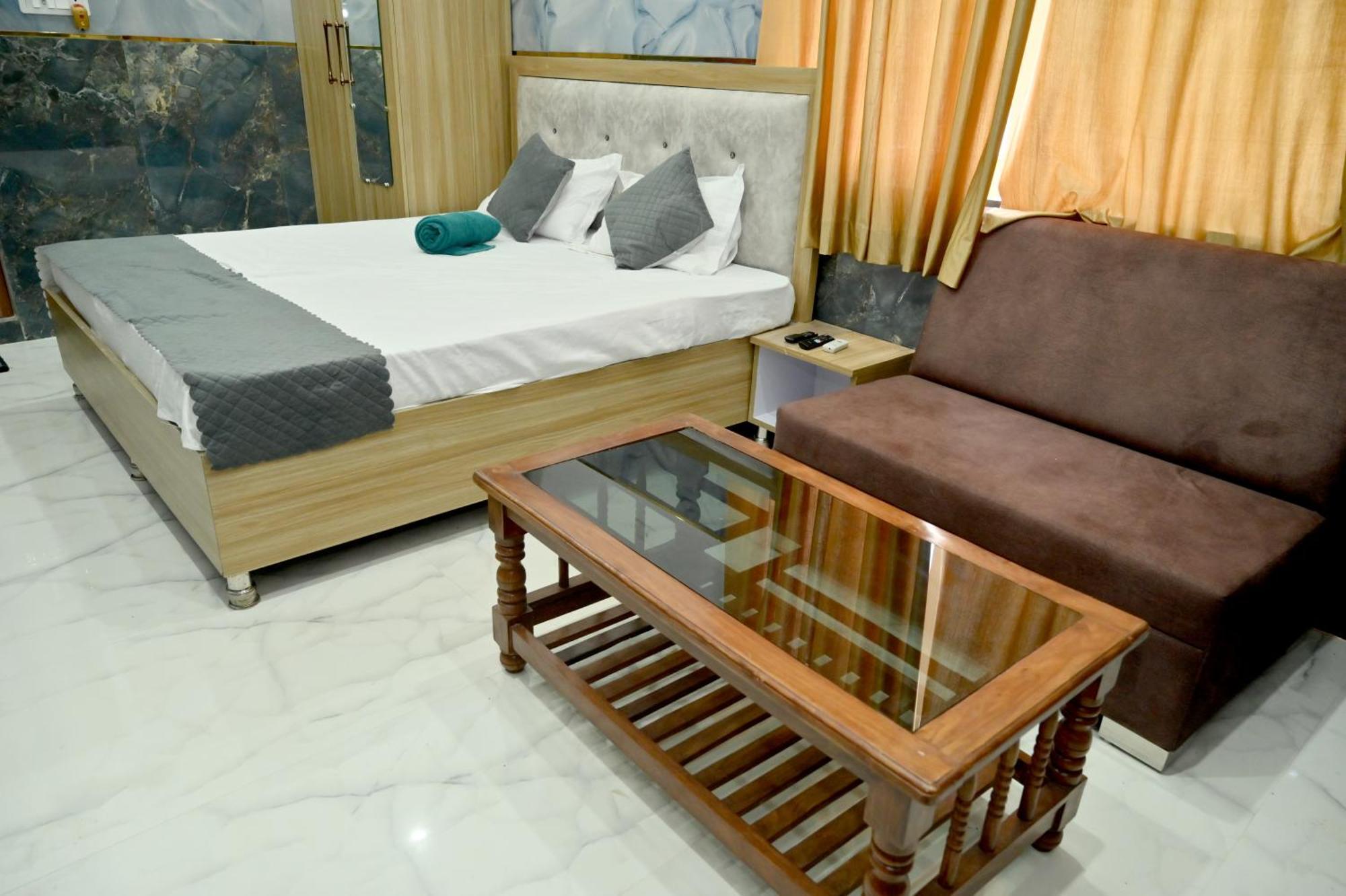 Mamta Lawns Guest house Ayodhya