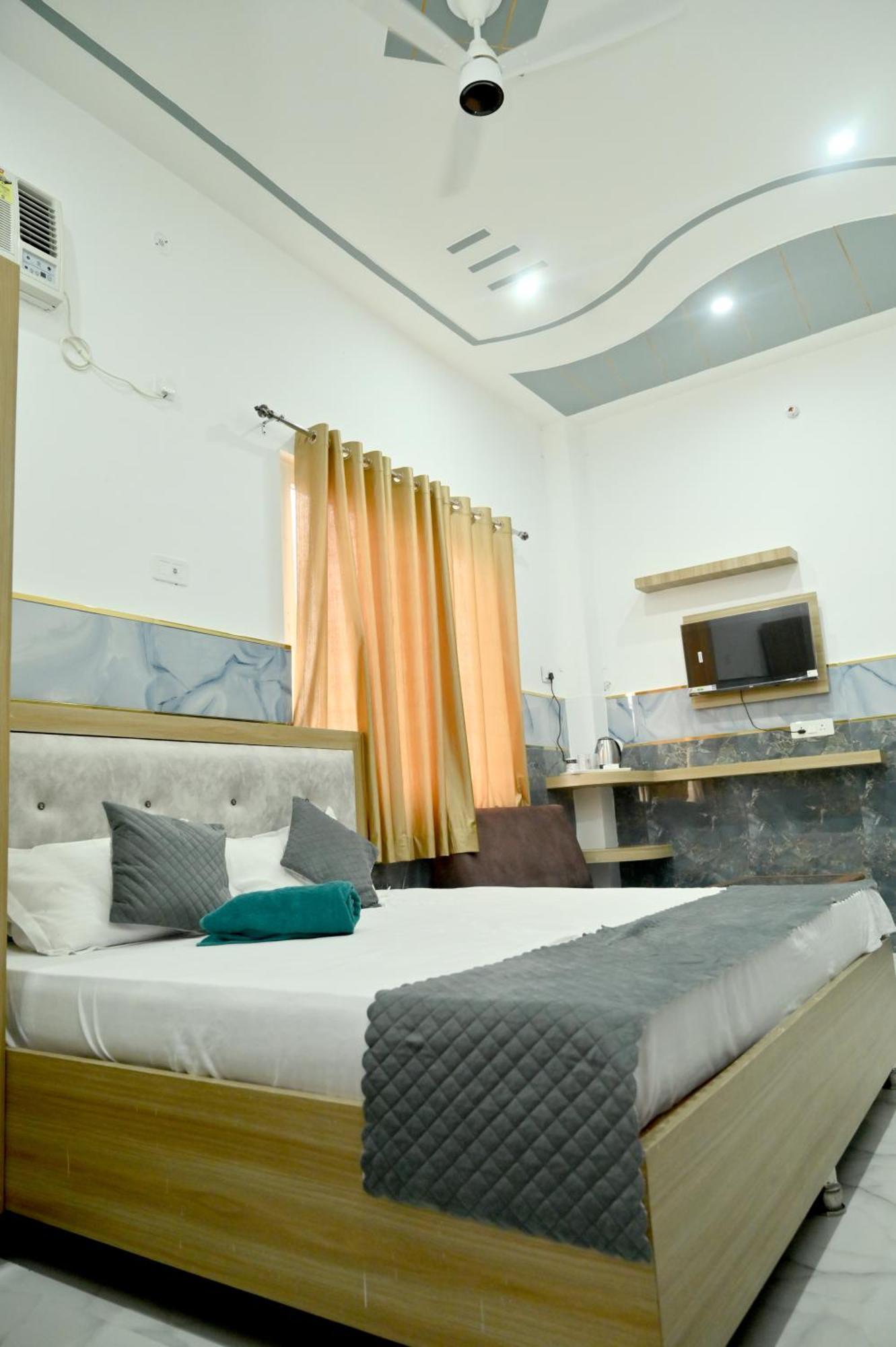 Mamta Lawns Guest house *