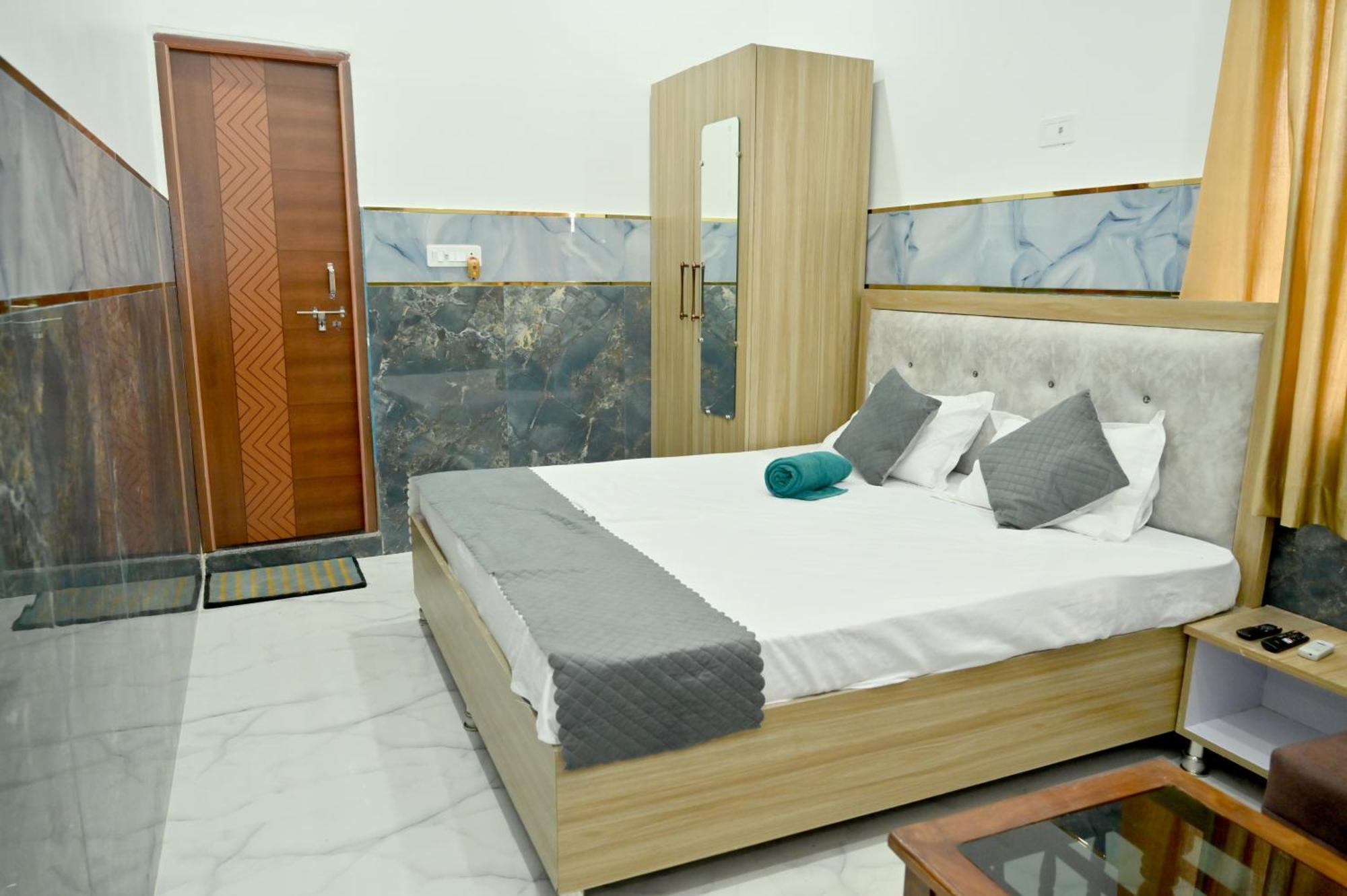Mamta Lawns Guest house *