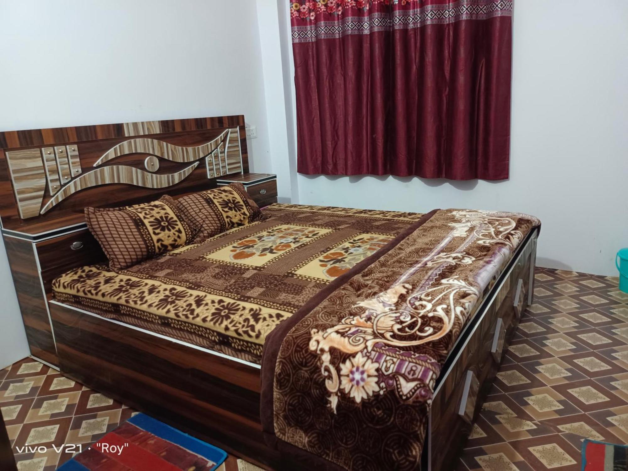 Krishna Homestay *