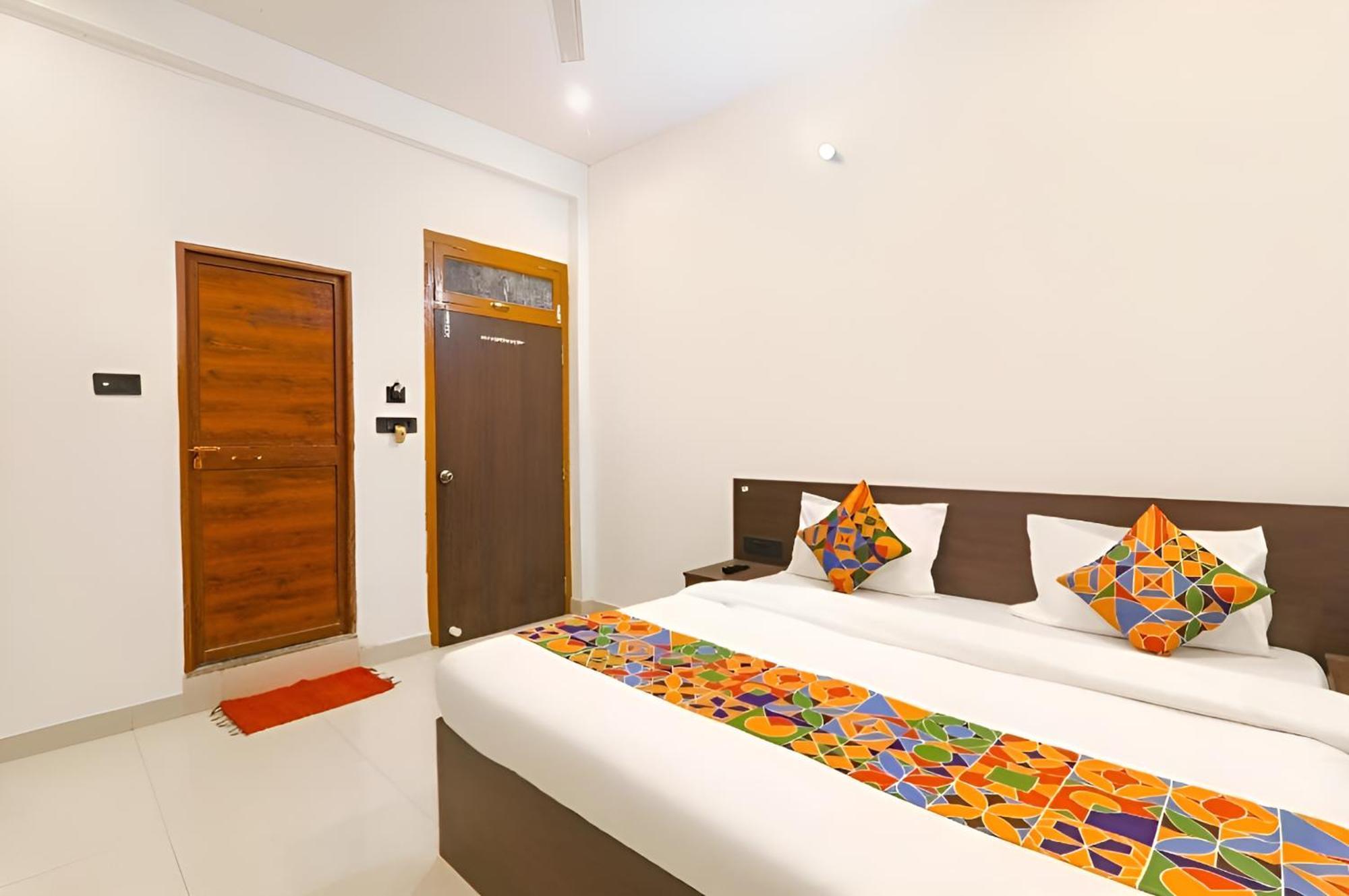 Hridayam Madhuram Hotel Ayodhya