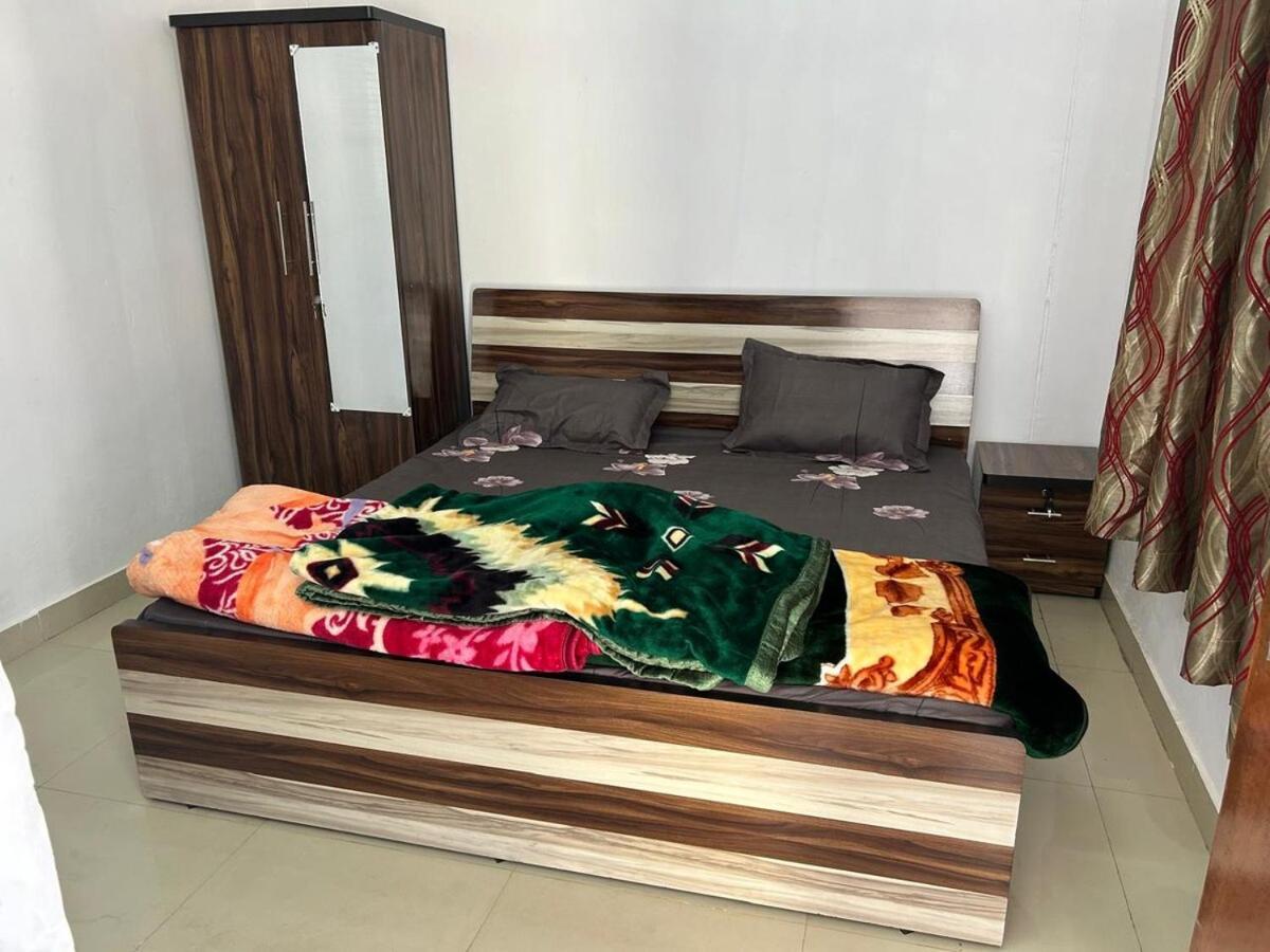 Apartment Viraj Near Ram Mandir