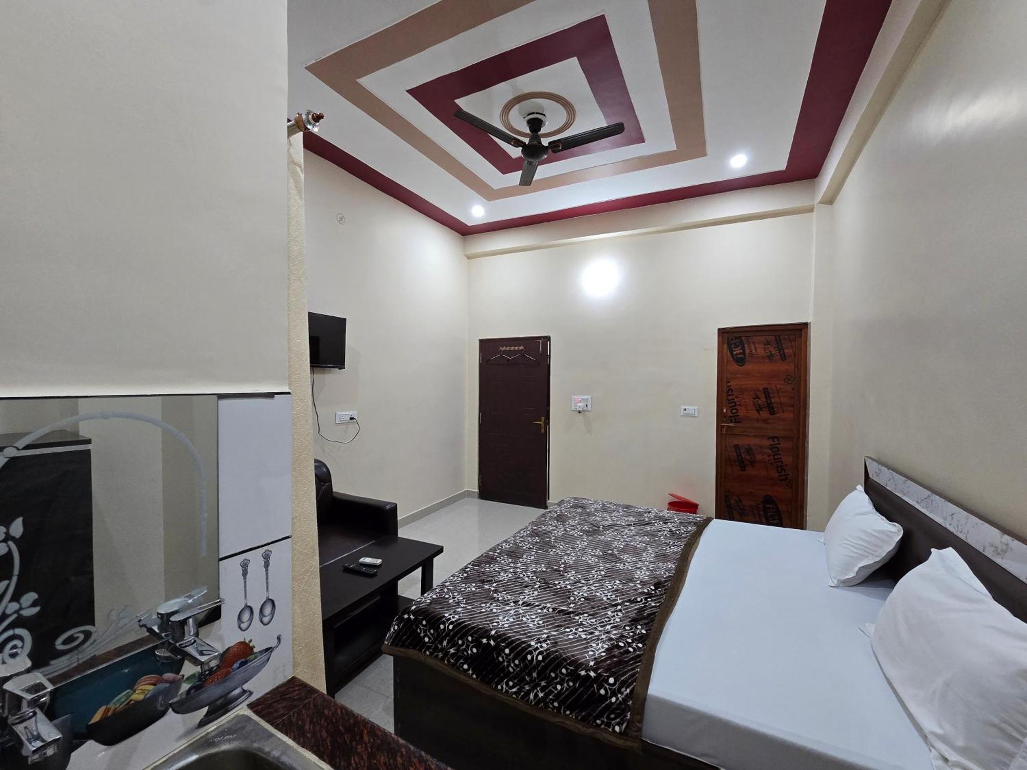 Siddhi Palace, Near Ram Mandir Guest house