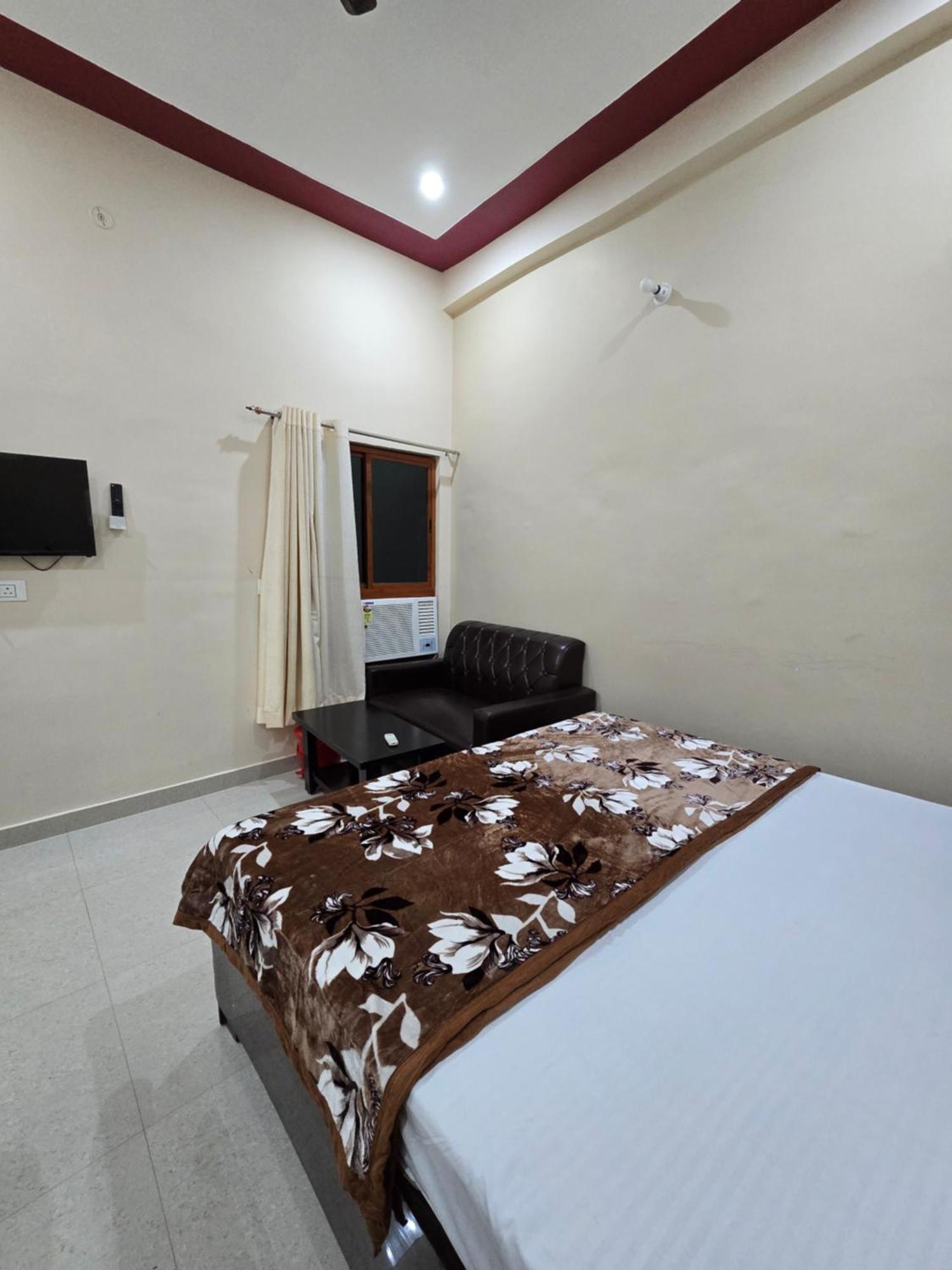 Siddhi Palace, Near Ram Mandir Guest house Ayodhya