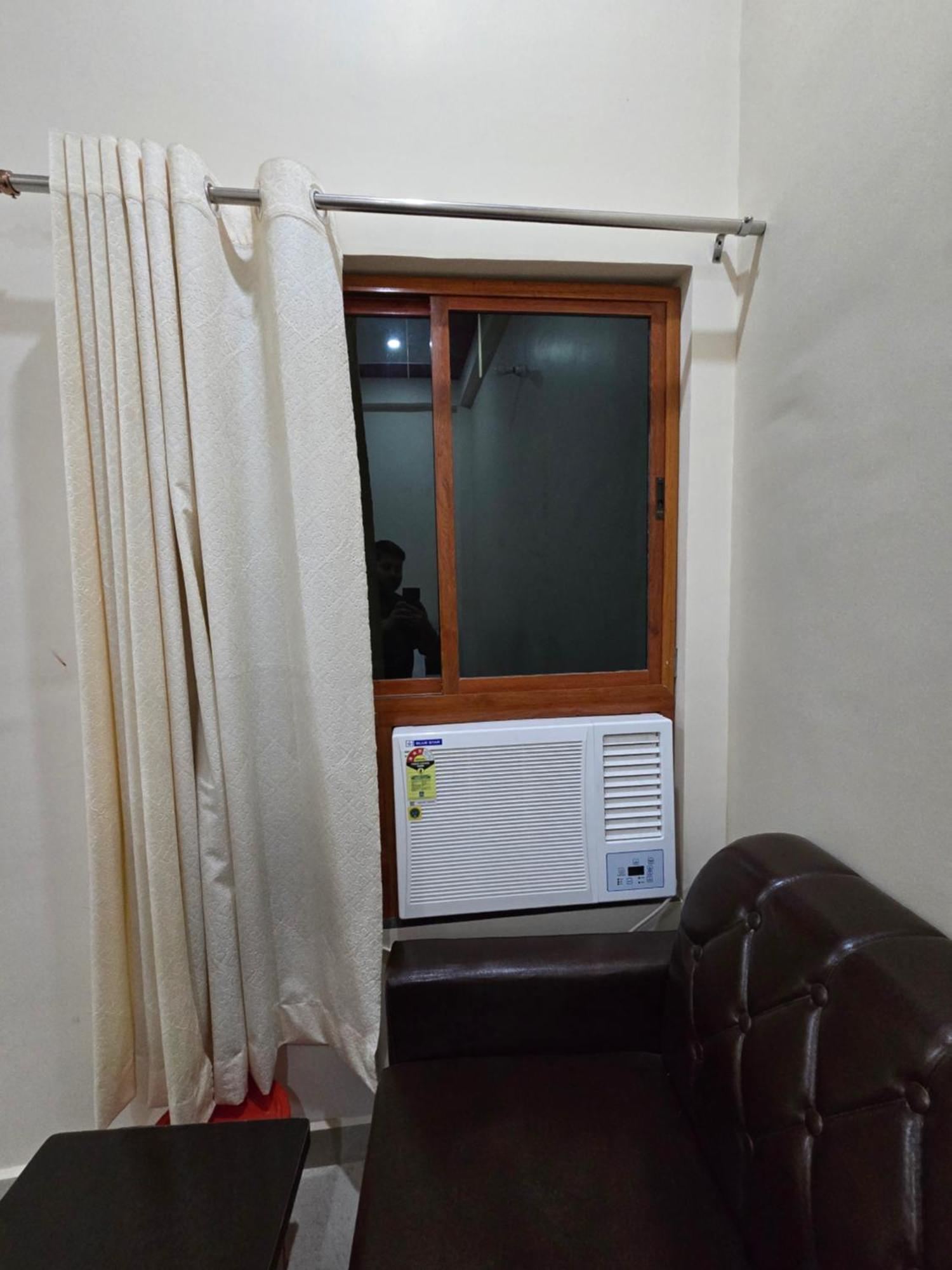 Siddhi Palace, Near Ram Mandir Guest house