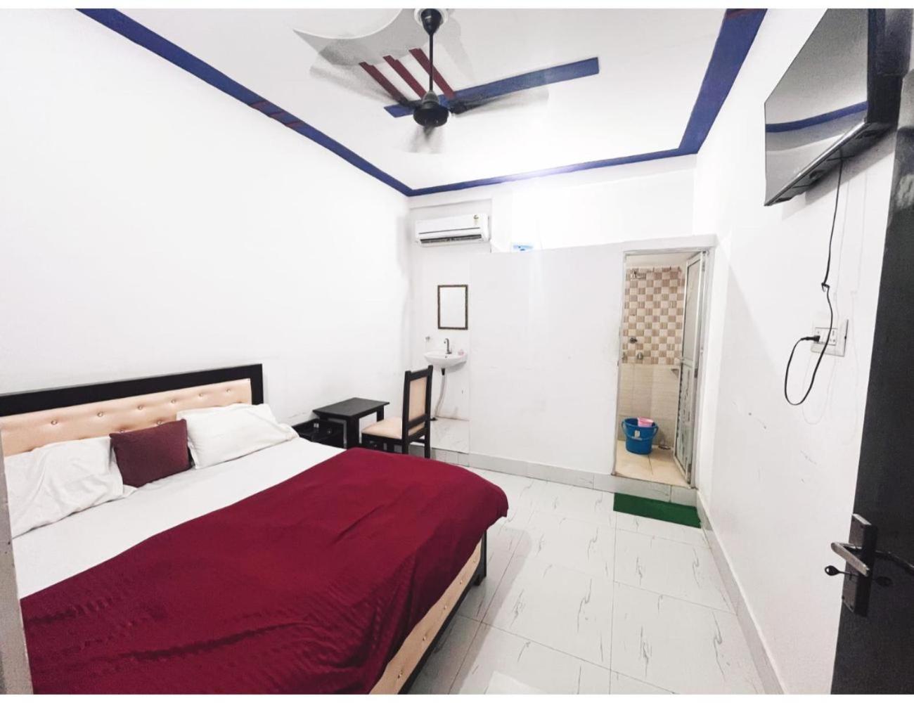 Krishna Cottage, * Ayodhya