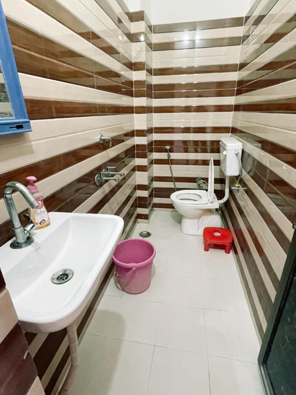Shri Vishwanath Dham Guest house