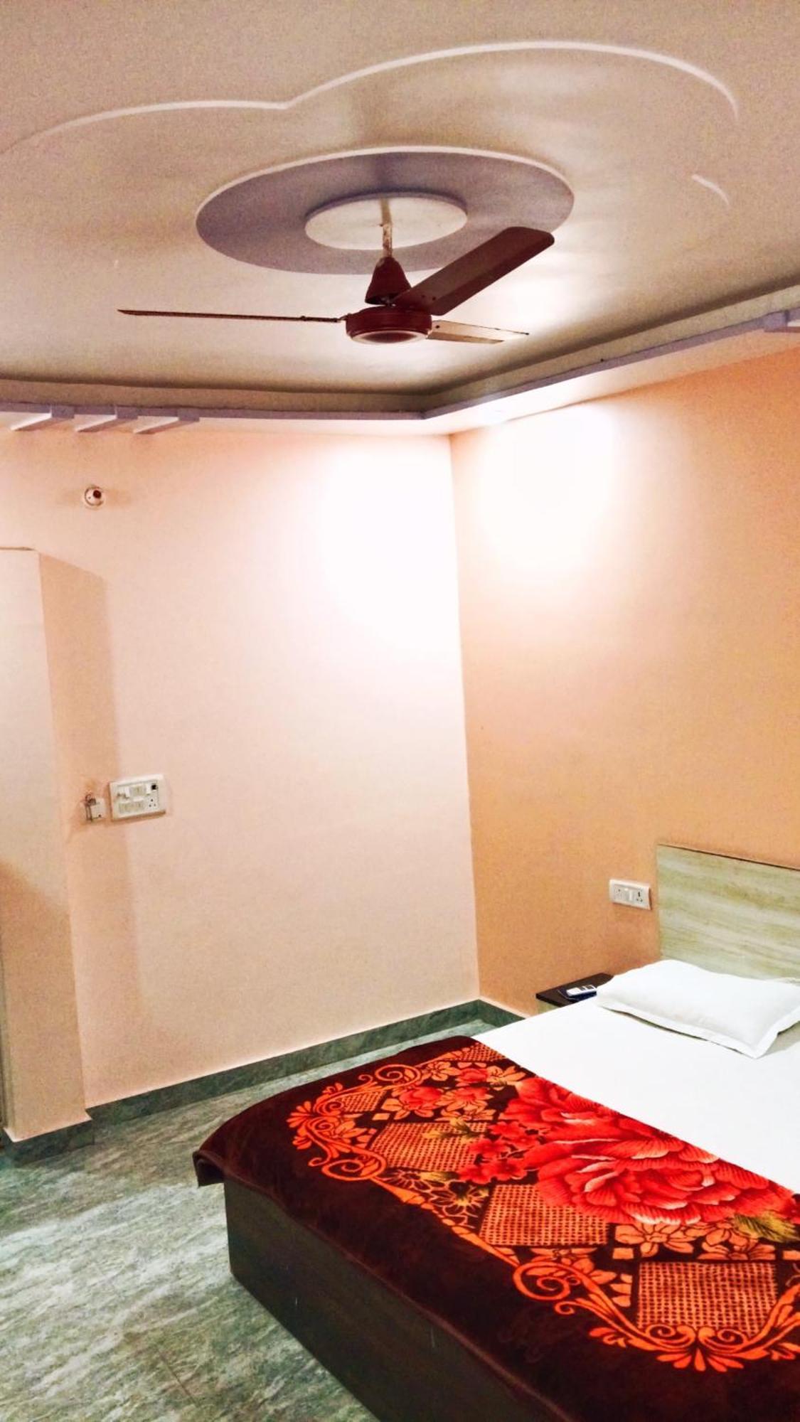 Shri Laxmi Holiday home *
