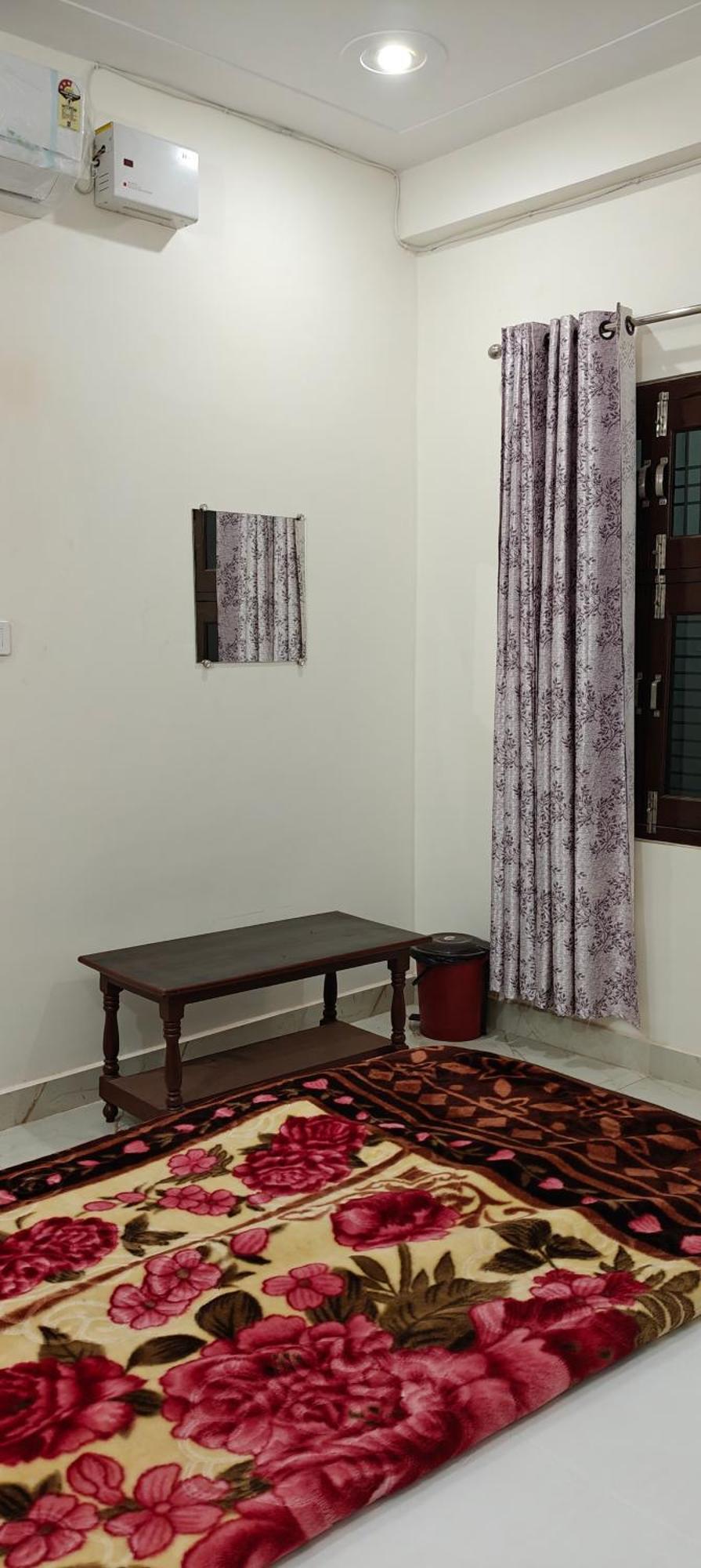 Janki Paying Apartment *