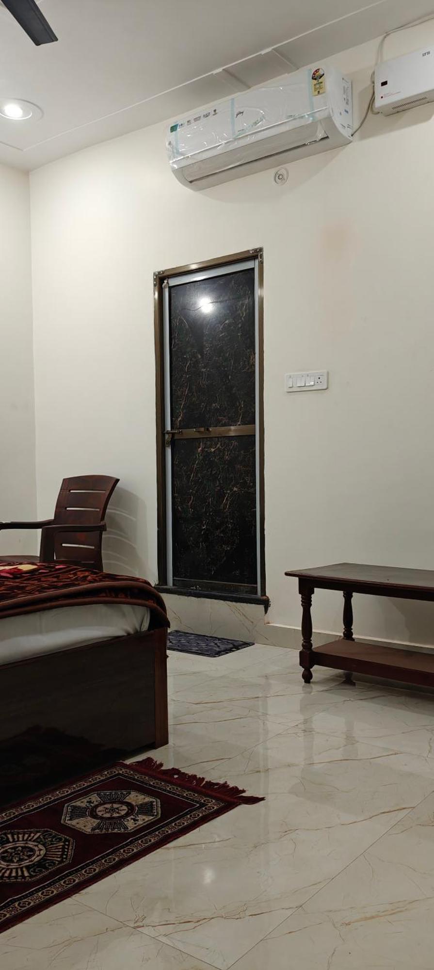 Apartment Janki Paying