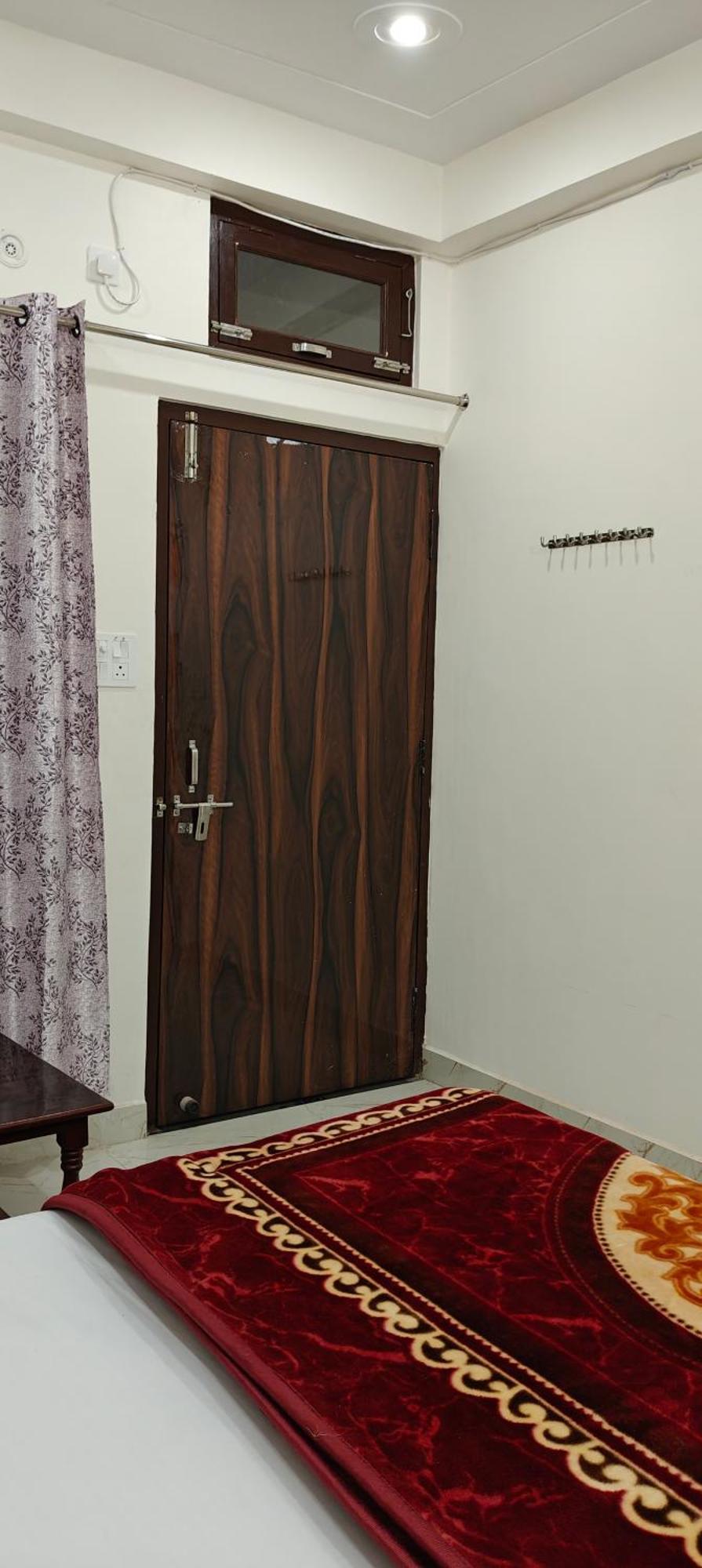 Janki Paying Apartment *