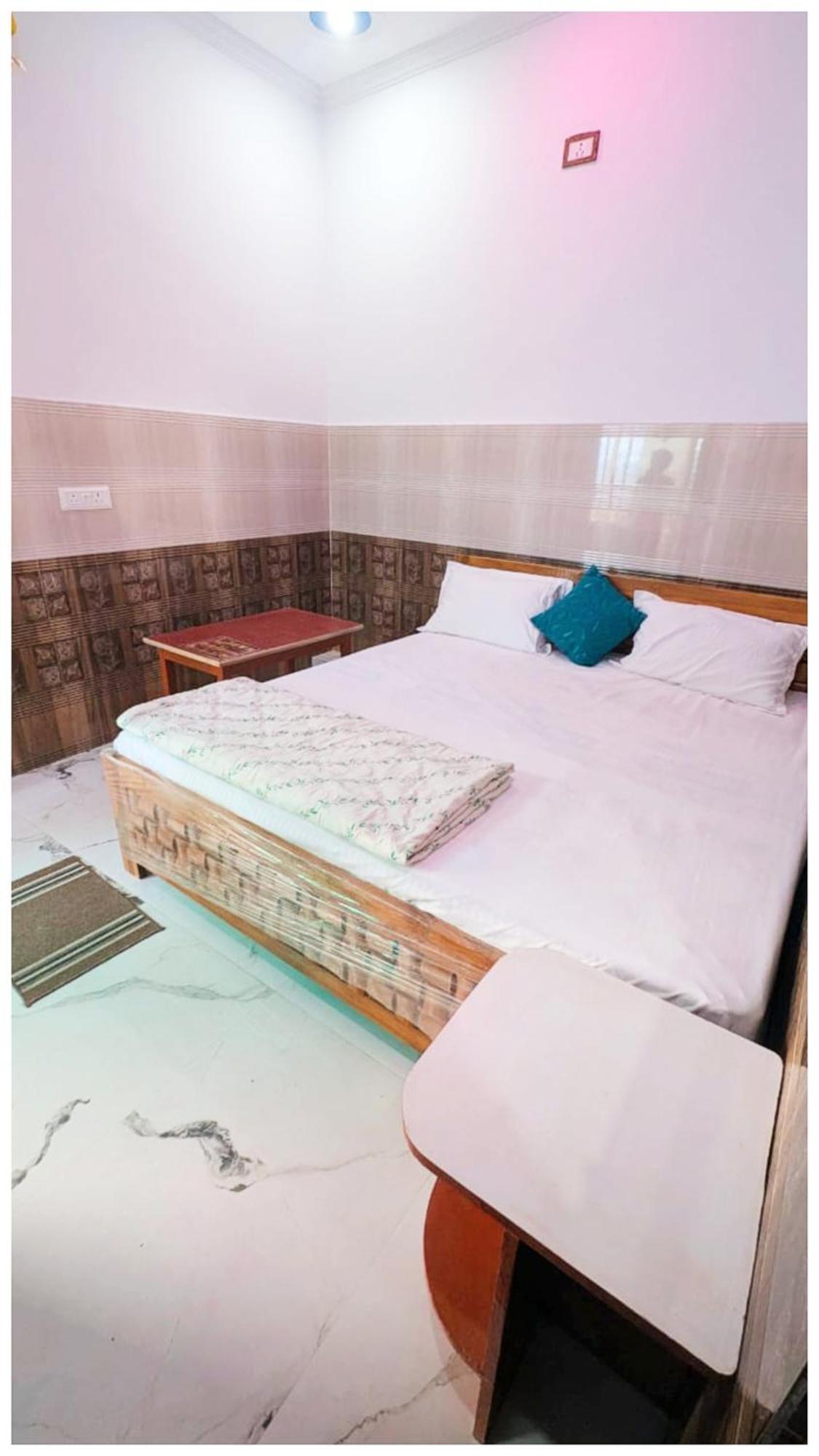 A Premium Kanha Shiva - Near Ghagra River - Dham - In 3*