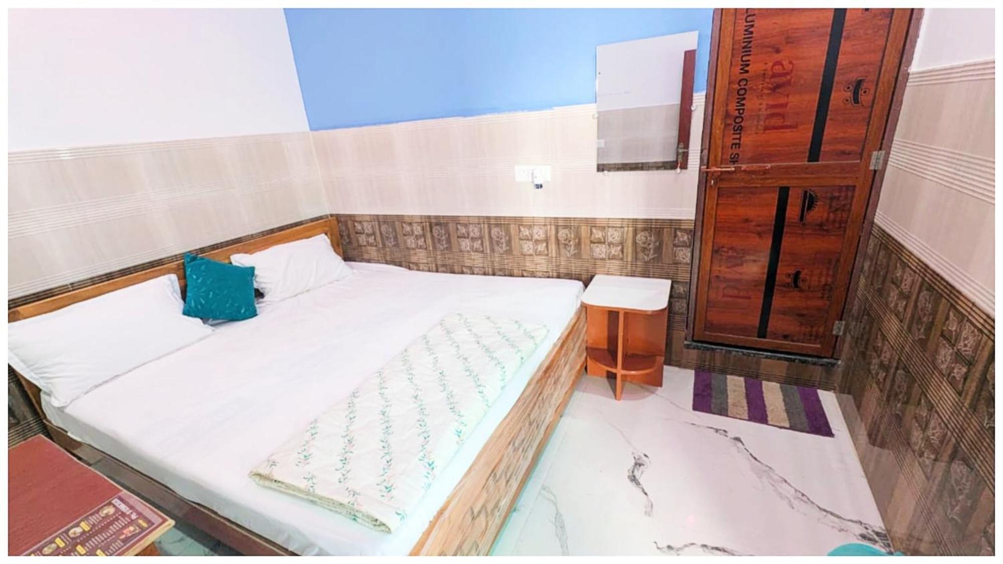 Hotel A Premium Kanha Shiva - Near Ghagra River - Dham - In 3*