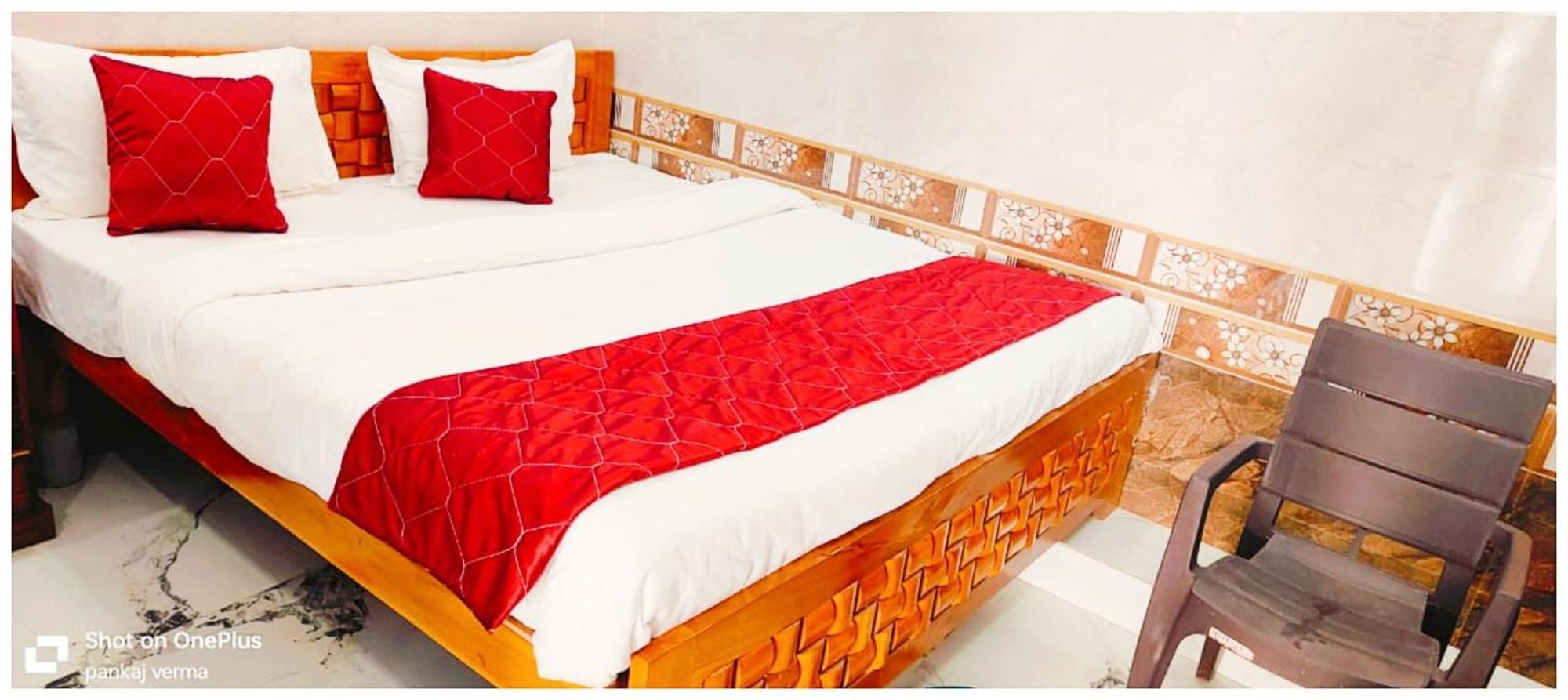 A Premium Kanha Shiva - Near Ghagra River - Dham - In 3*
