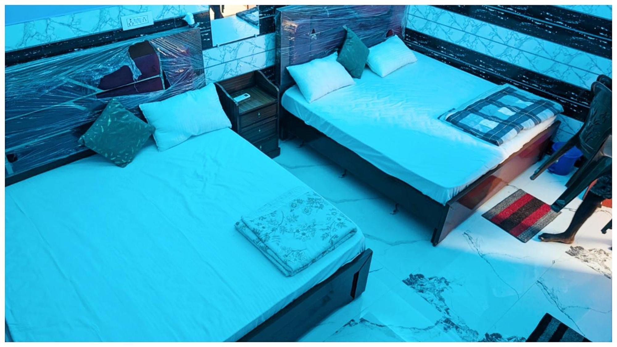 A Premium Kanha Shiva - Near Ghagra River - Dham - In Hotel 3*