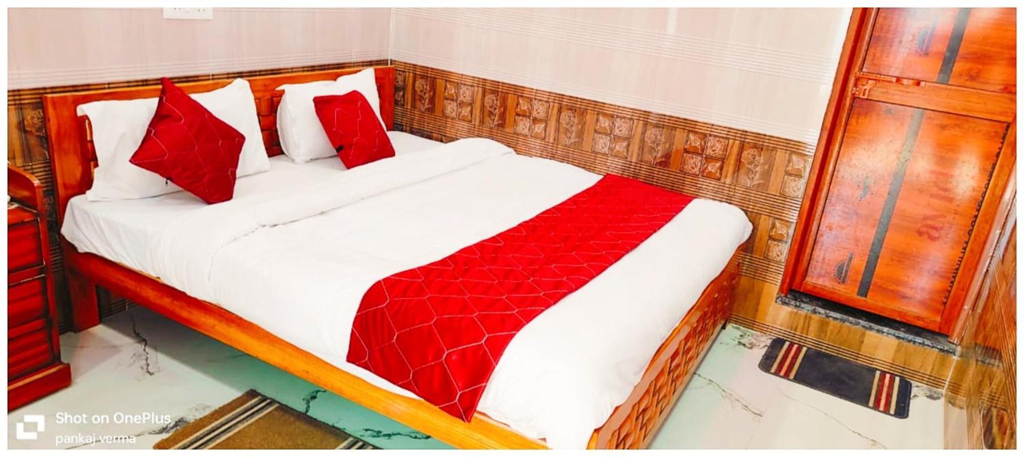 Hotel A Premium Kanha Shiva - Near Ghagra River - Dham - In 3*