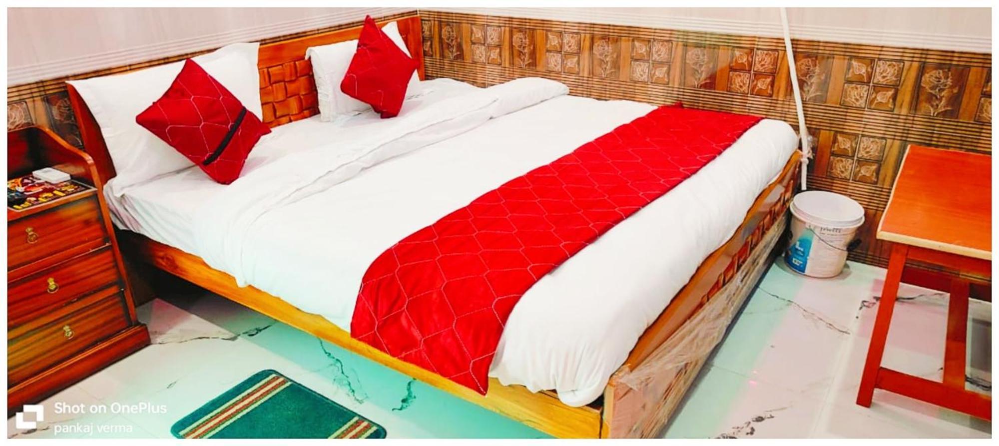 A Premium Kanha Shiva - Near Ghagra River - Dham - In 3*