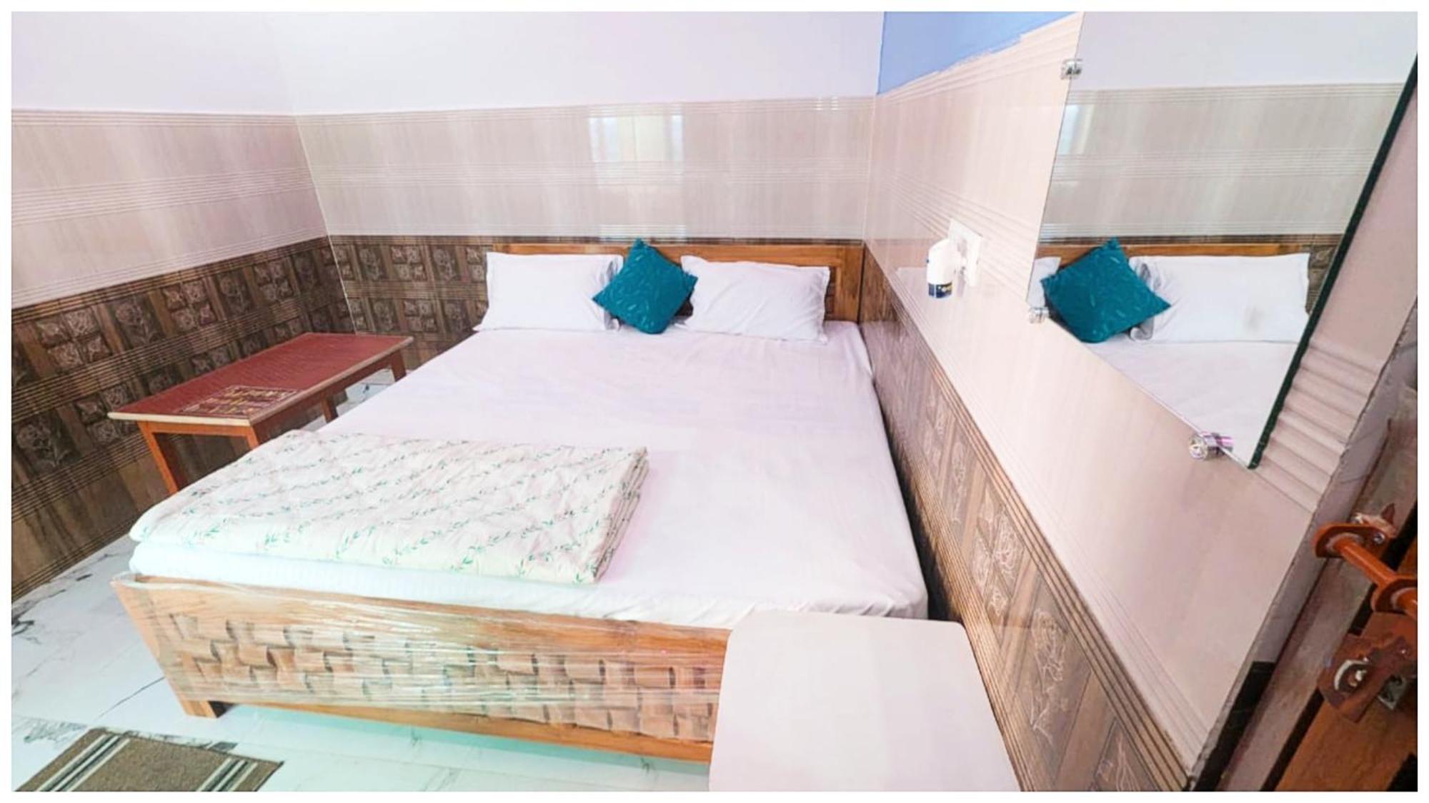 Hotel A Premium Kanha Shiva - Near Ghagra River - Dham - In 3*