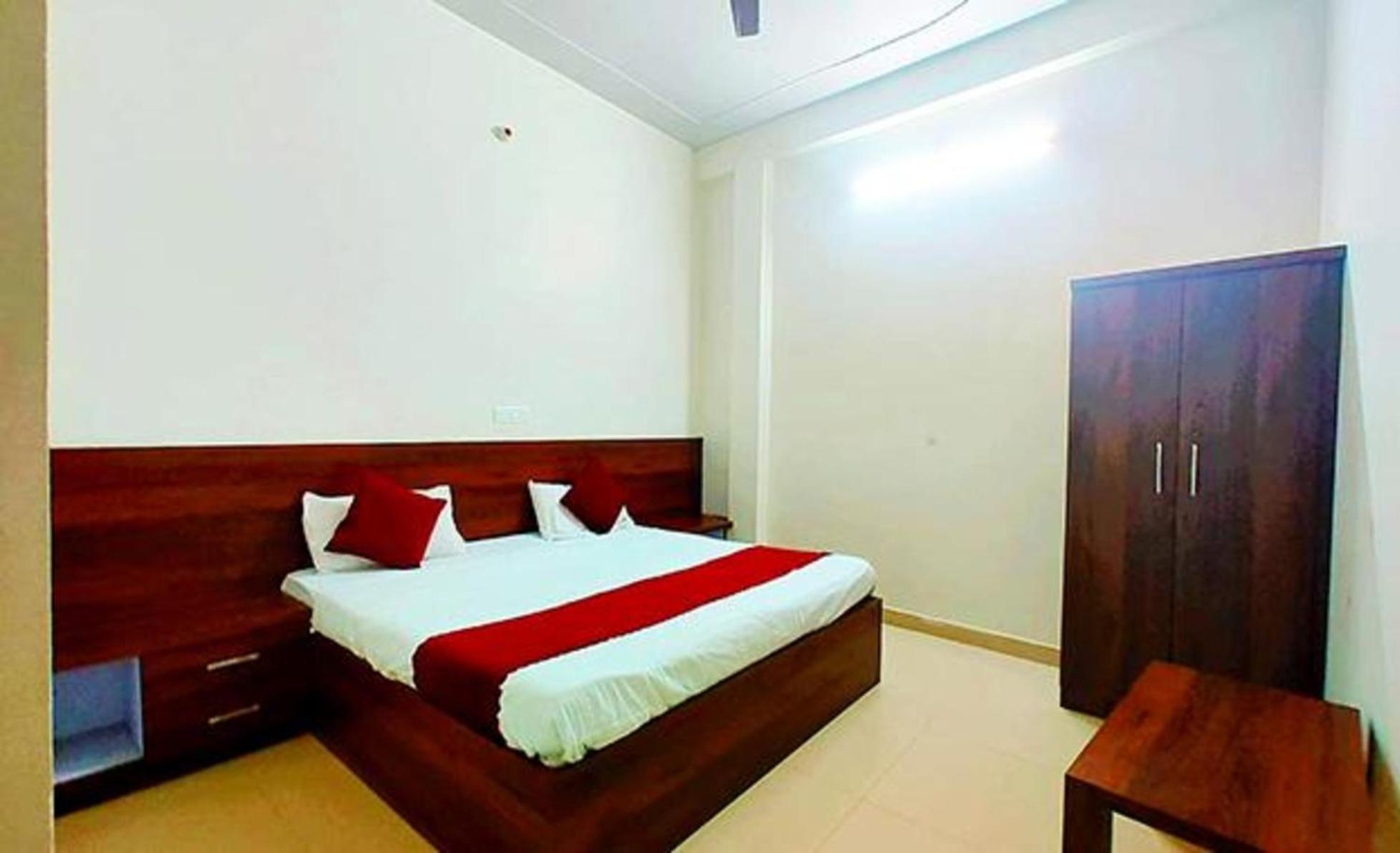 Fabhotel Jayaditya Palace