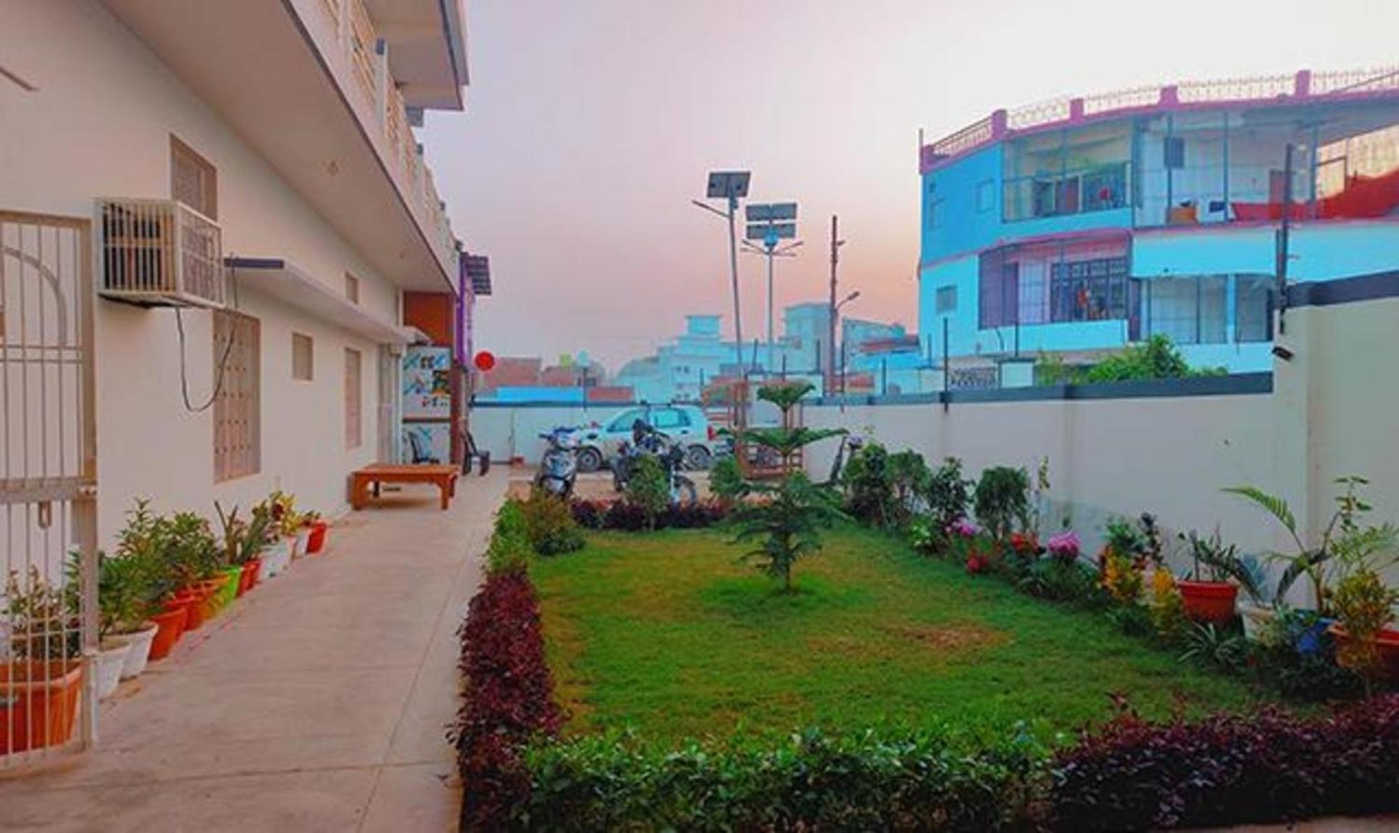 Hotel Fabhotel Jayaditya Palace Ayodhya