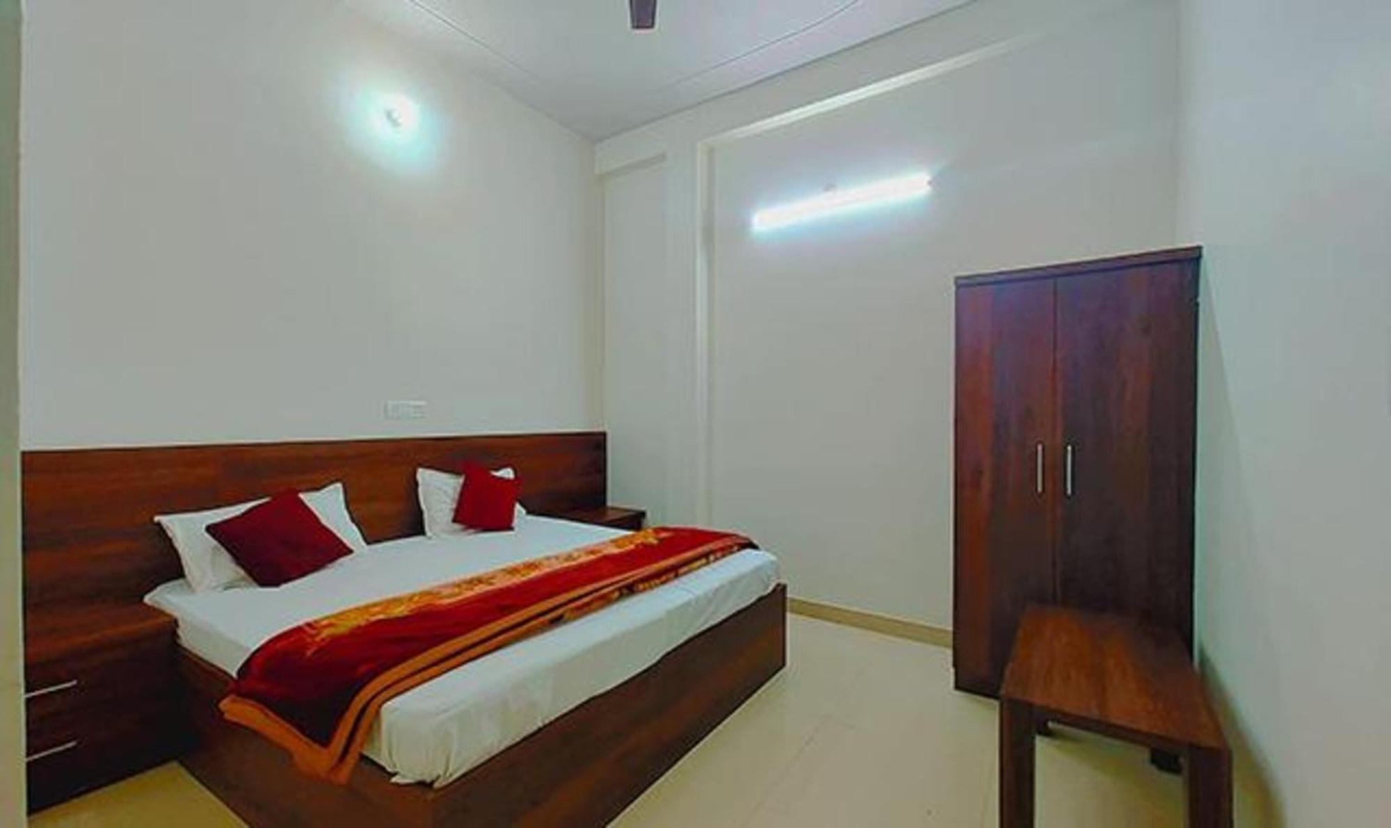 Hotel Fabhotel Jayaditya Palace Ayodhya