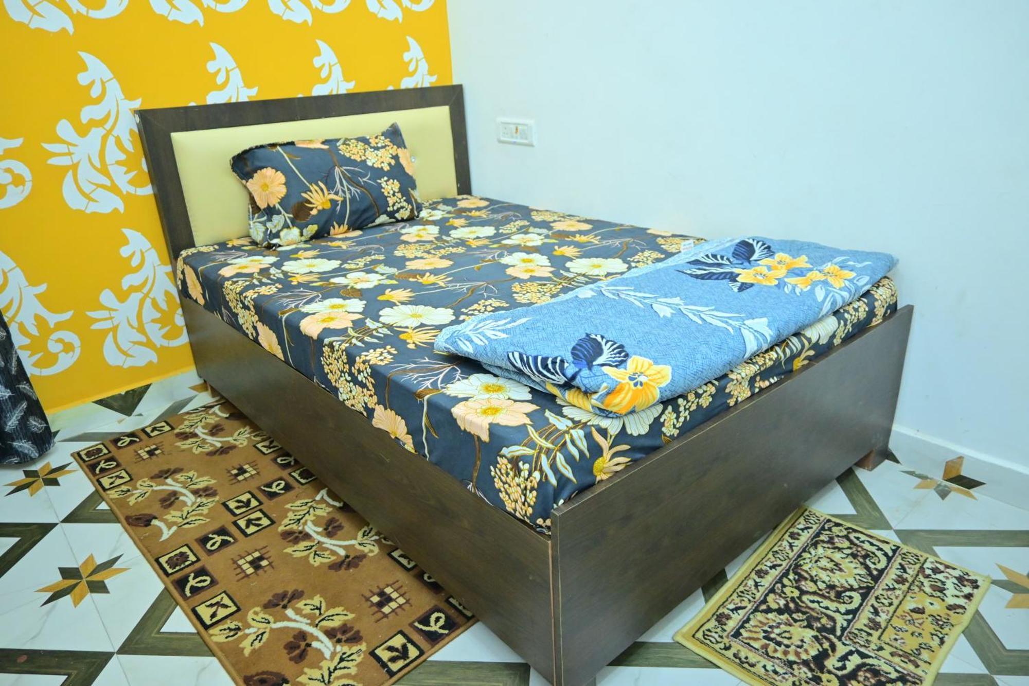 Homestay Pandit Ji Palace And Restaurant