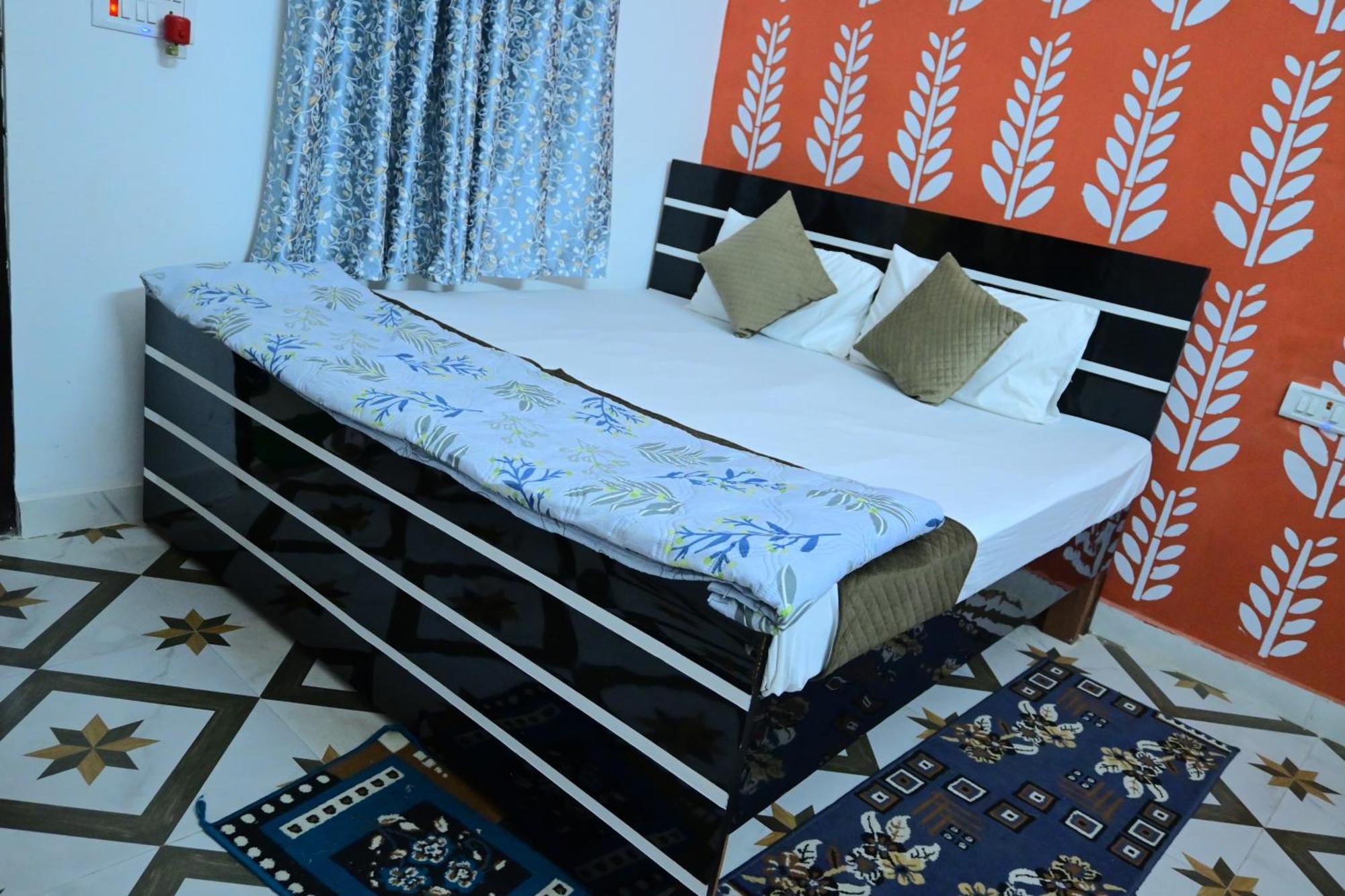 Pandit Ji Palace And Restaurant Homestay Ayodhya