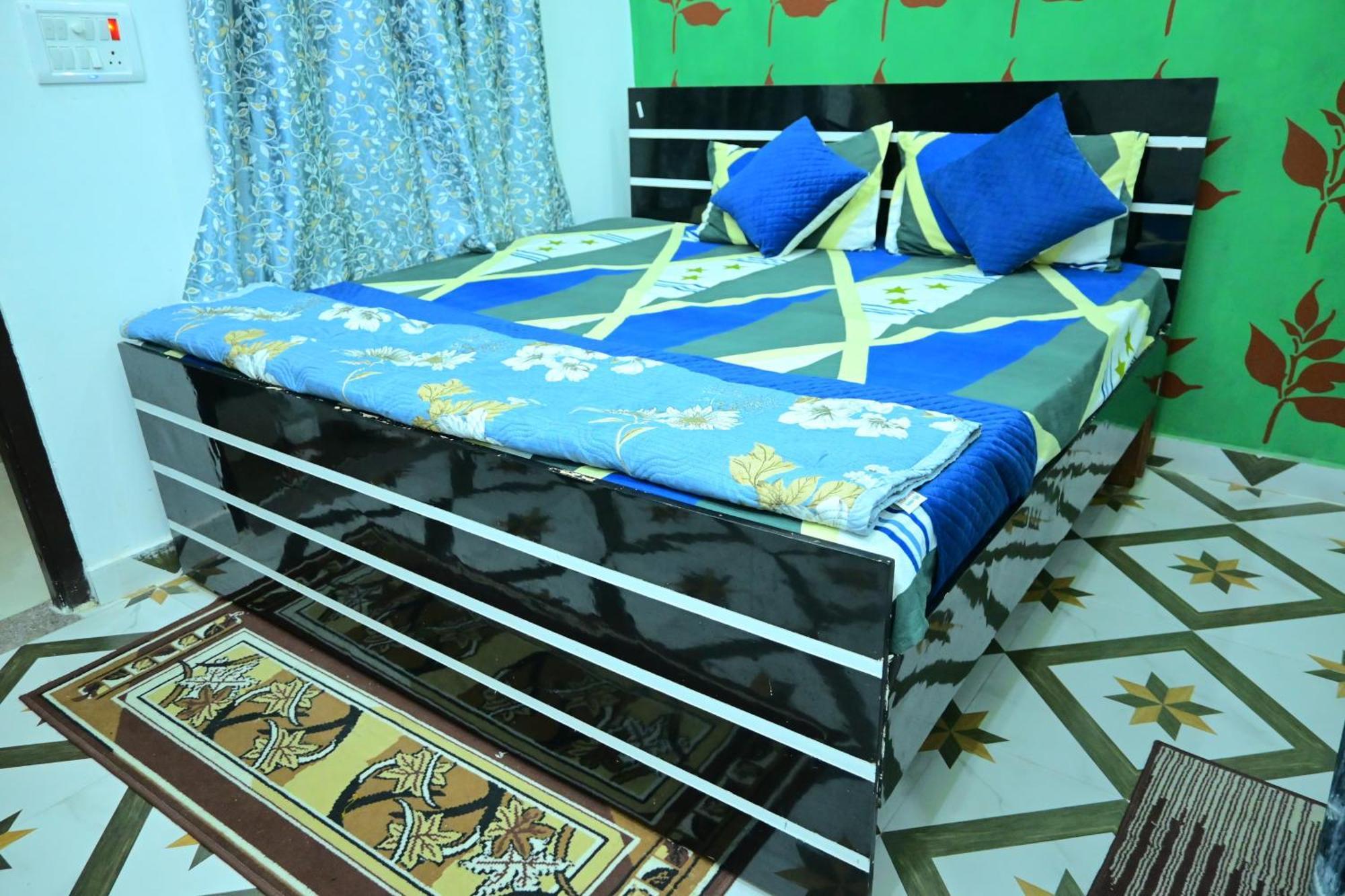 Pandit Ji Palace And Restaurant Ayodhya