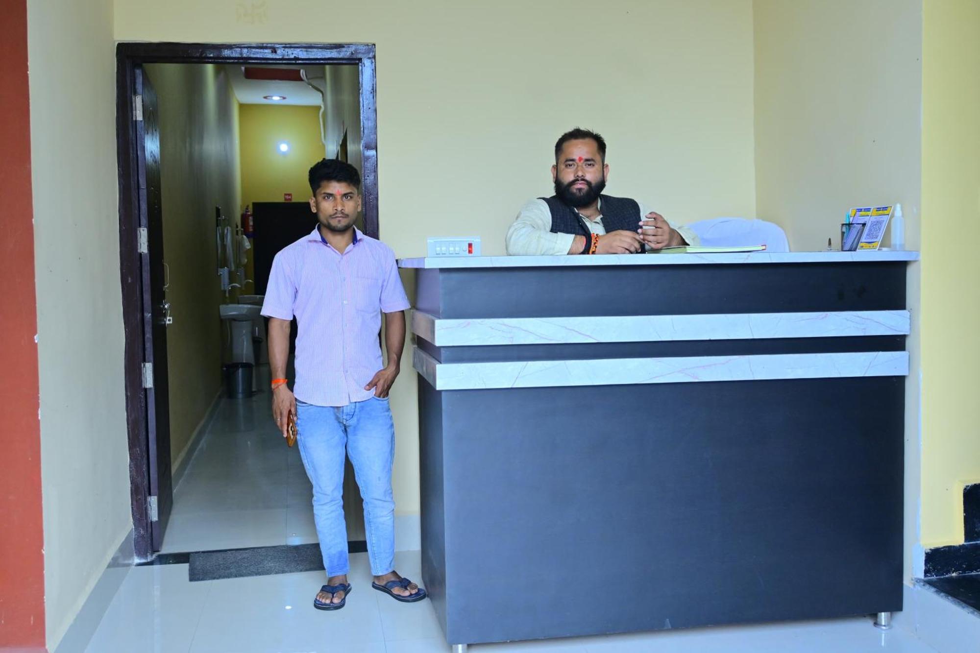 Pandit Ji Palace And Restaurant Homestay