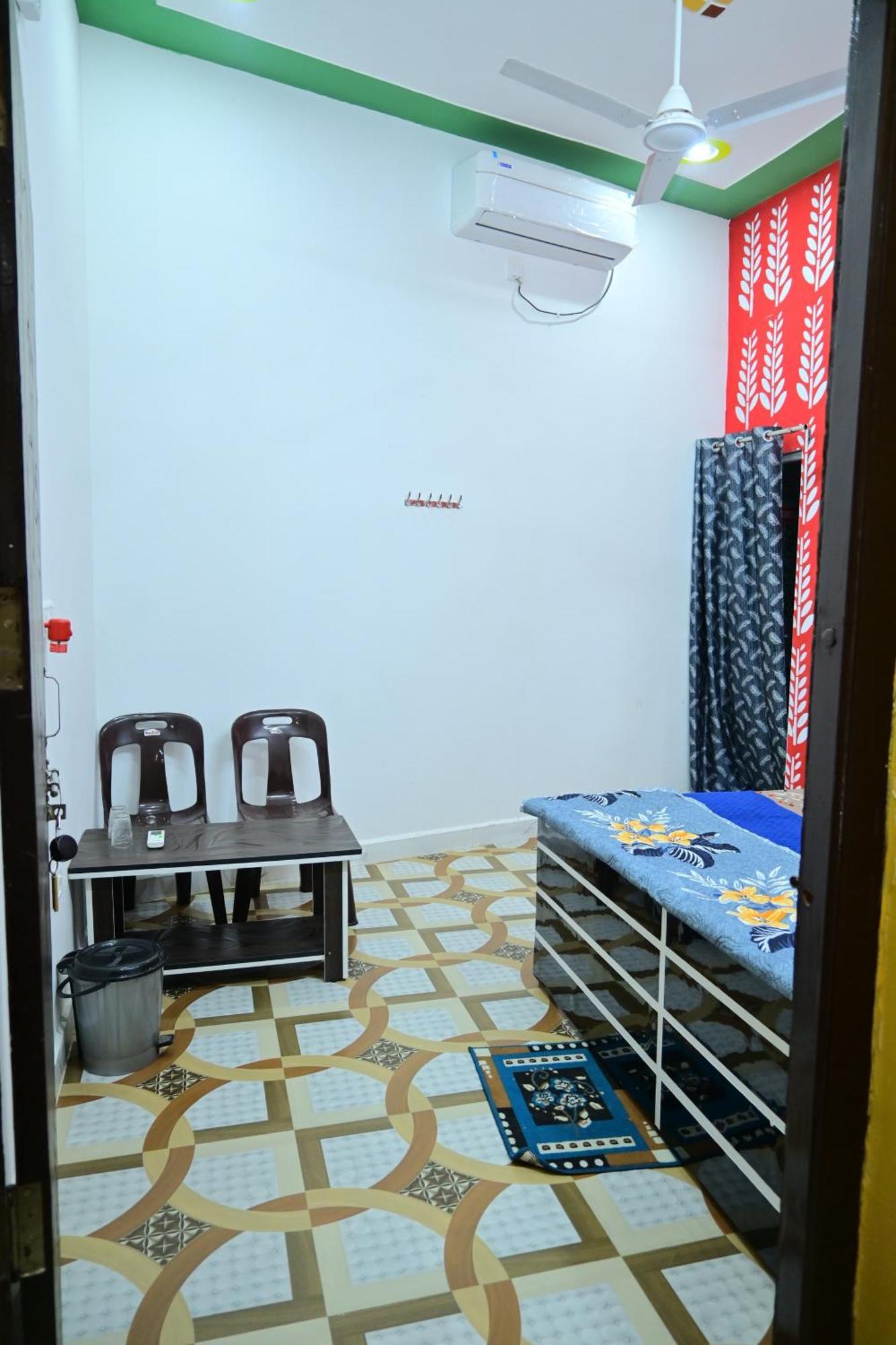 Pandit Ji Palace And Restaurant Ayodhya