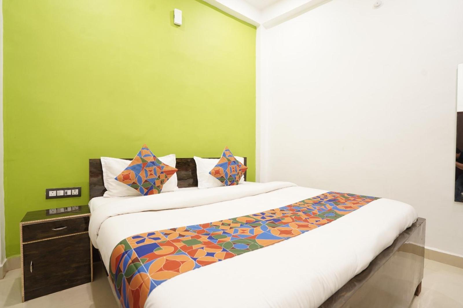 Hotel Awadh Royals Ayodhya