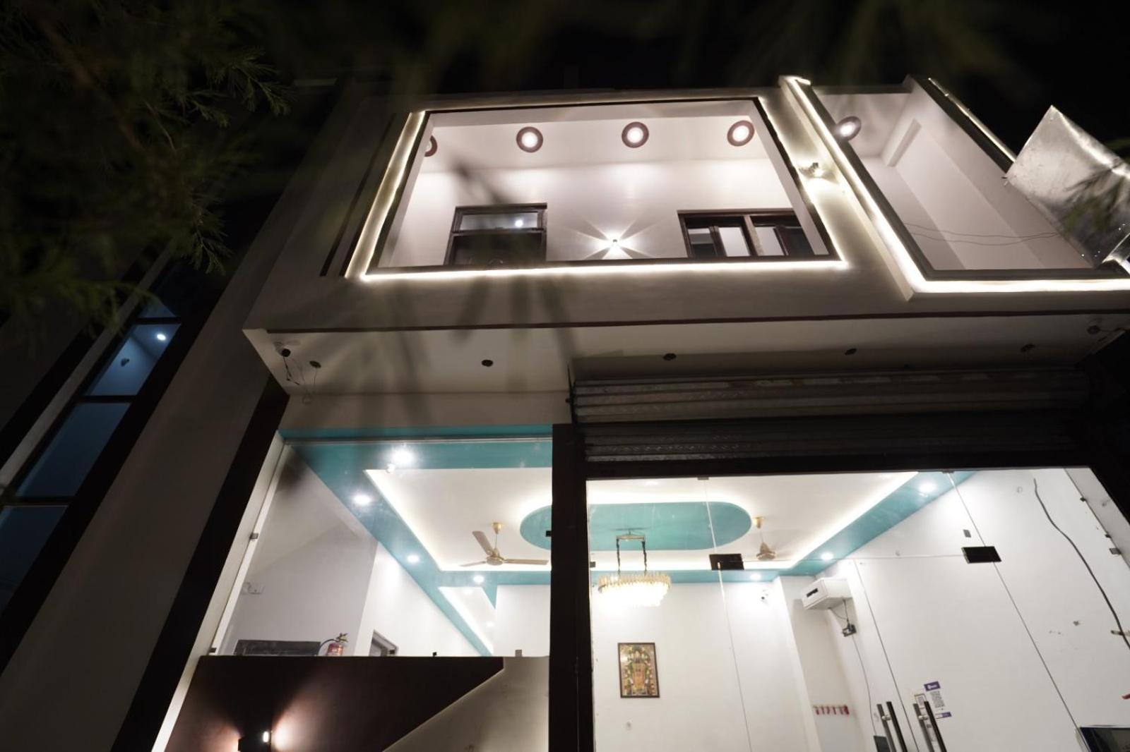 Hotel Awadh Royals 2*