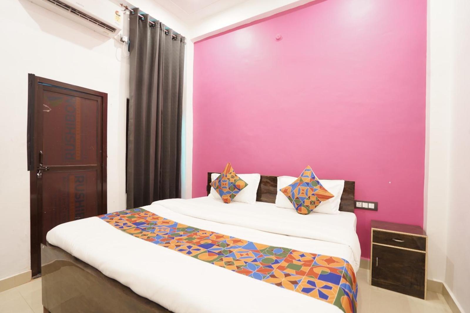 Hotel Awadh Royals