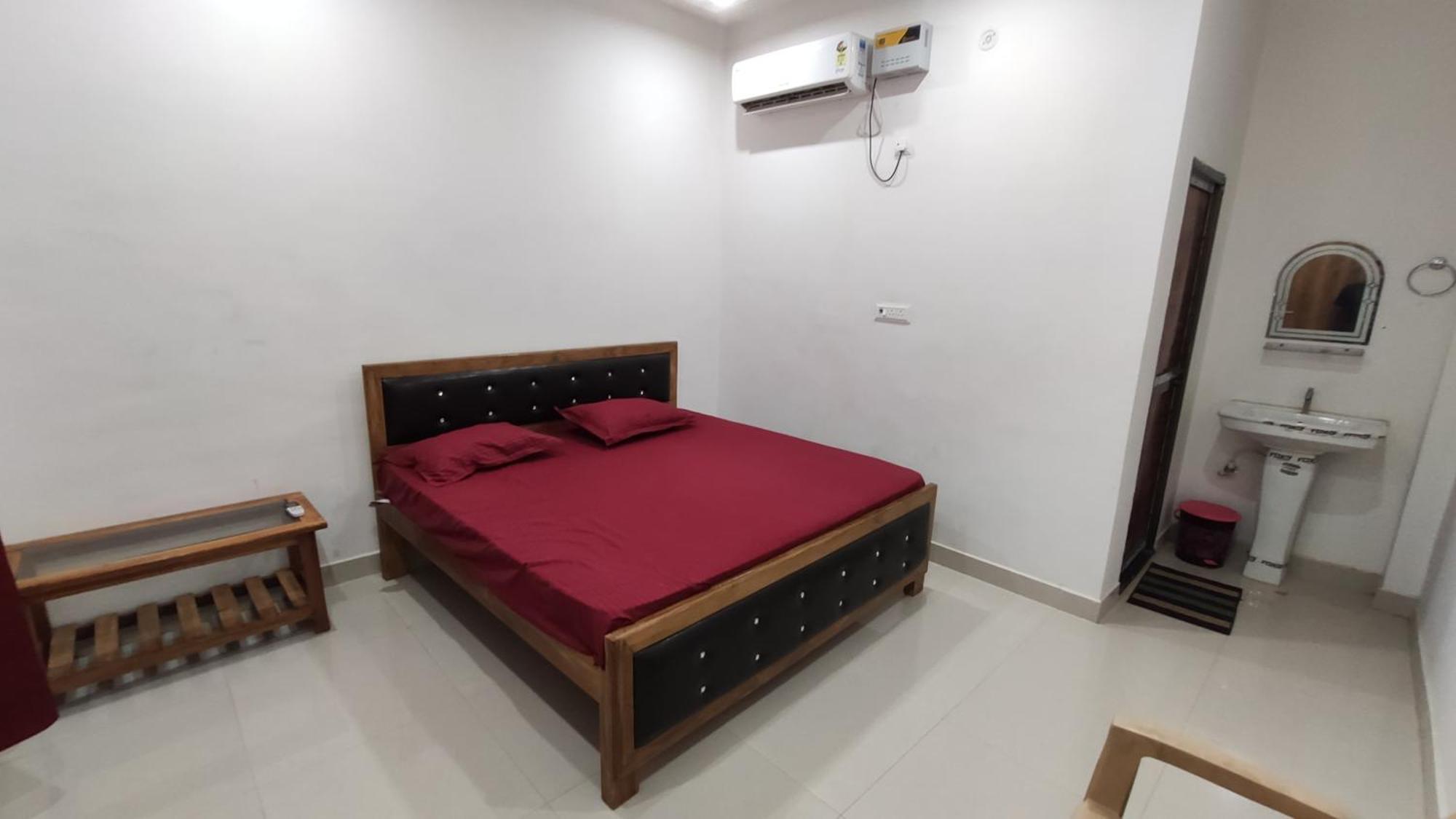 Guest house Ldm Yatri Niwas *