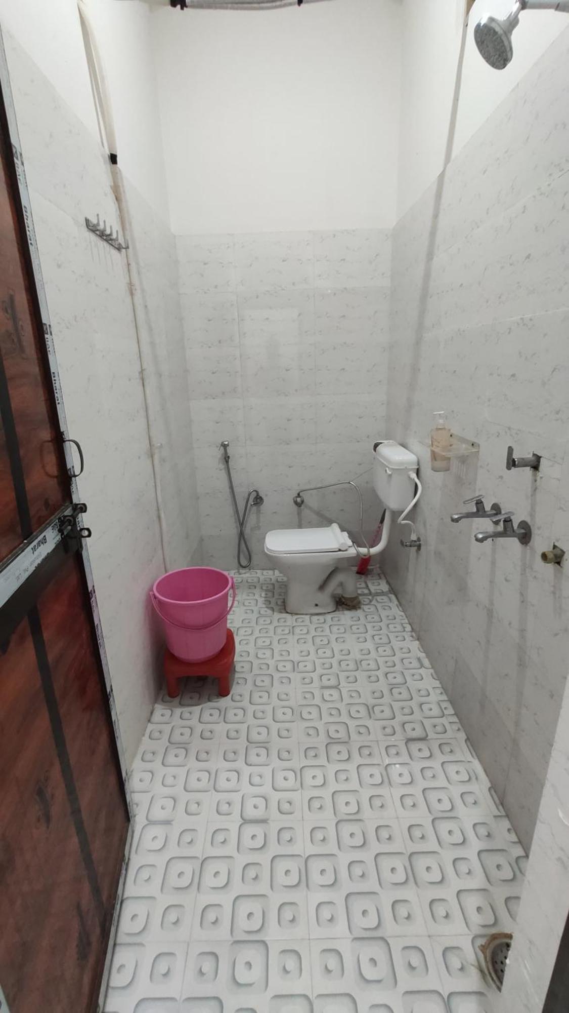Ldm Yatri Niwas Guest house