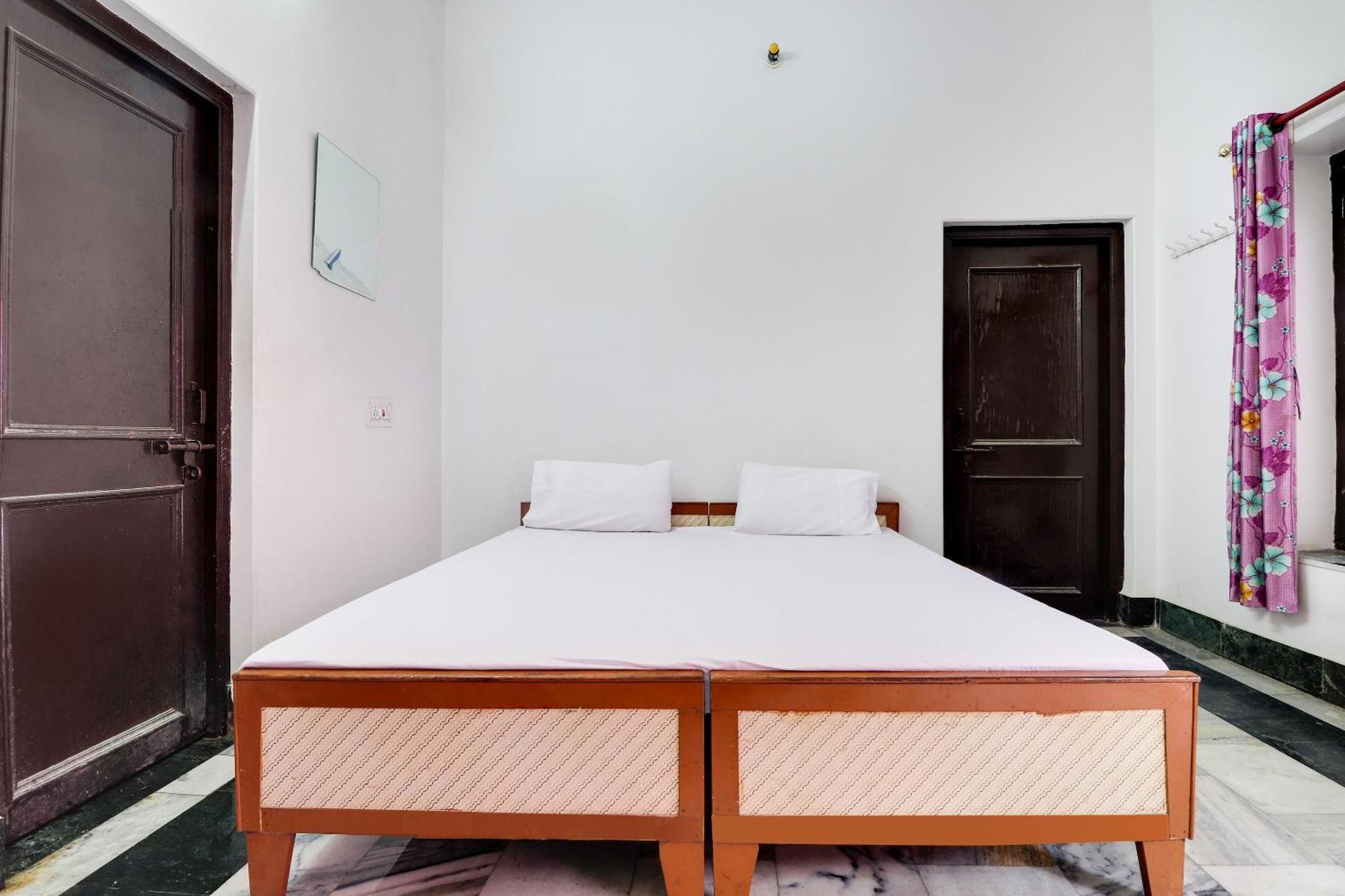 Hotel O Hanuman Bagh 3*