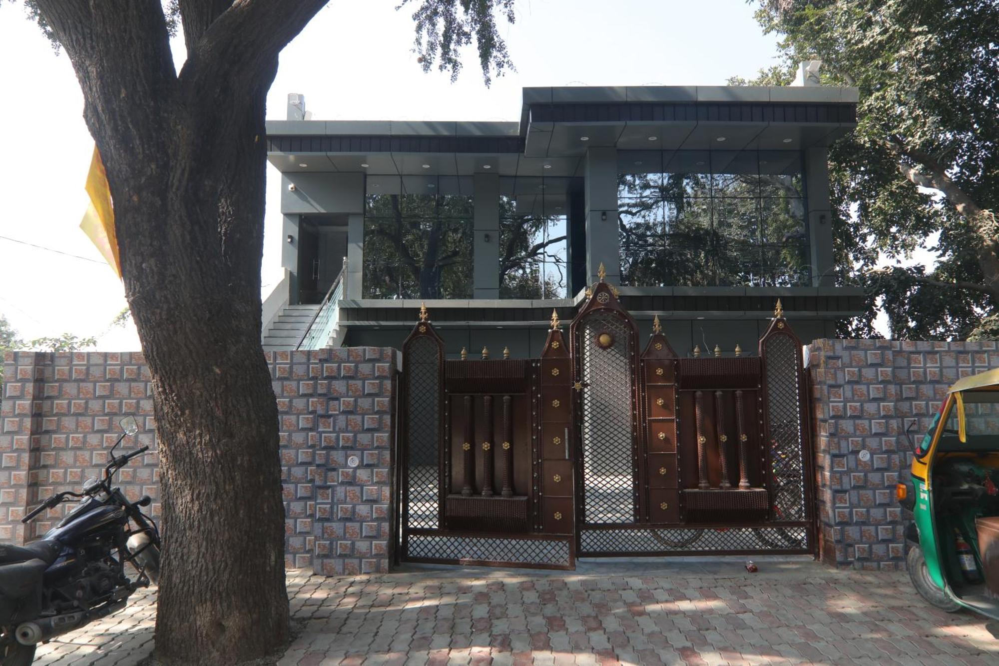 Hotel Ramayan Premium Family With Free Pickup From Dham Railway Station