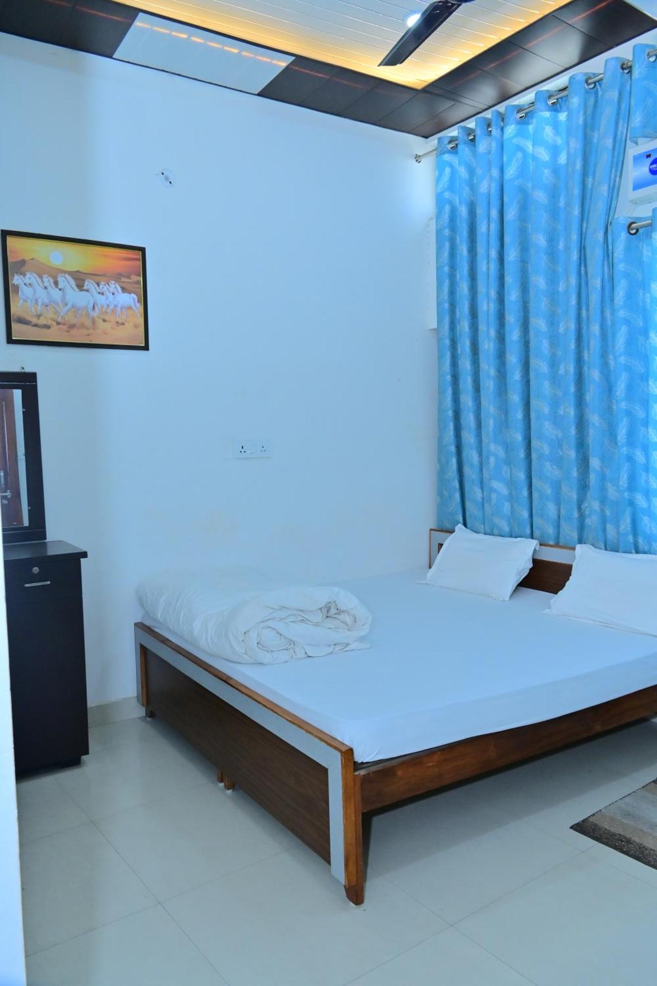B K Paying Guest house Ayodhya