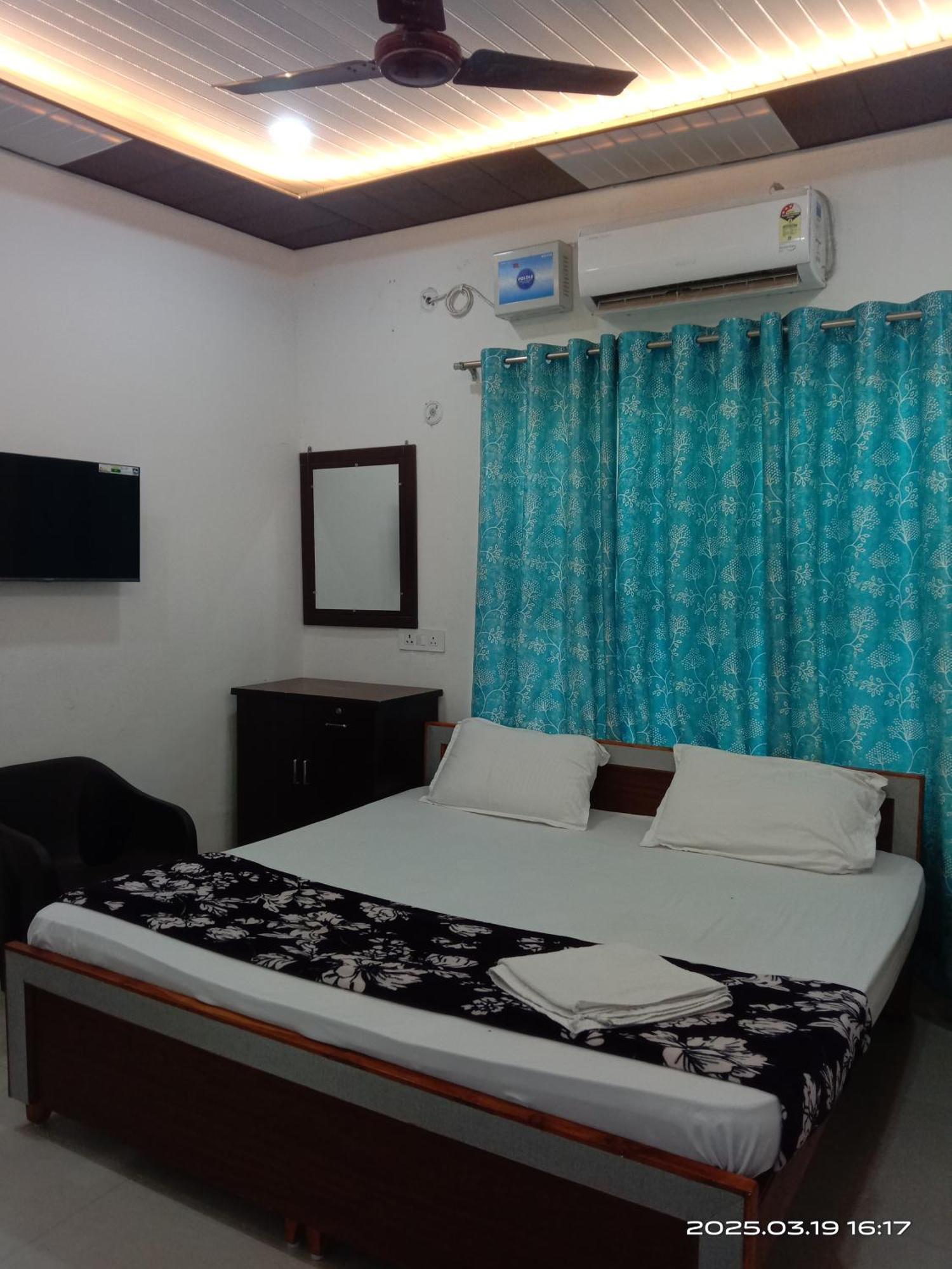 B K Paying Guest house Ayodhya