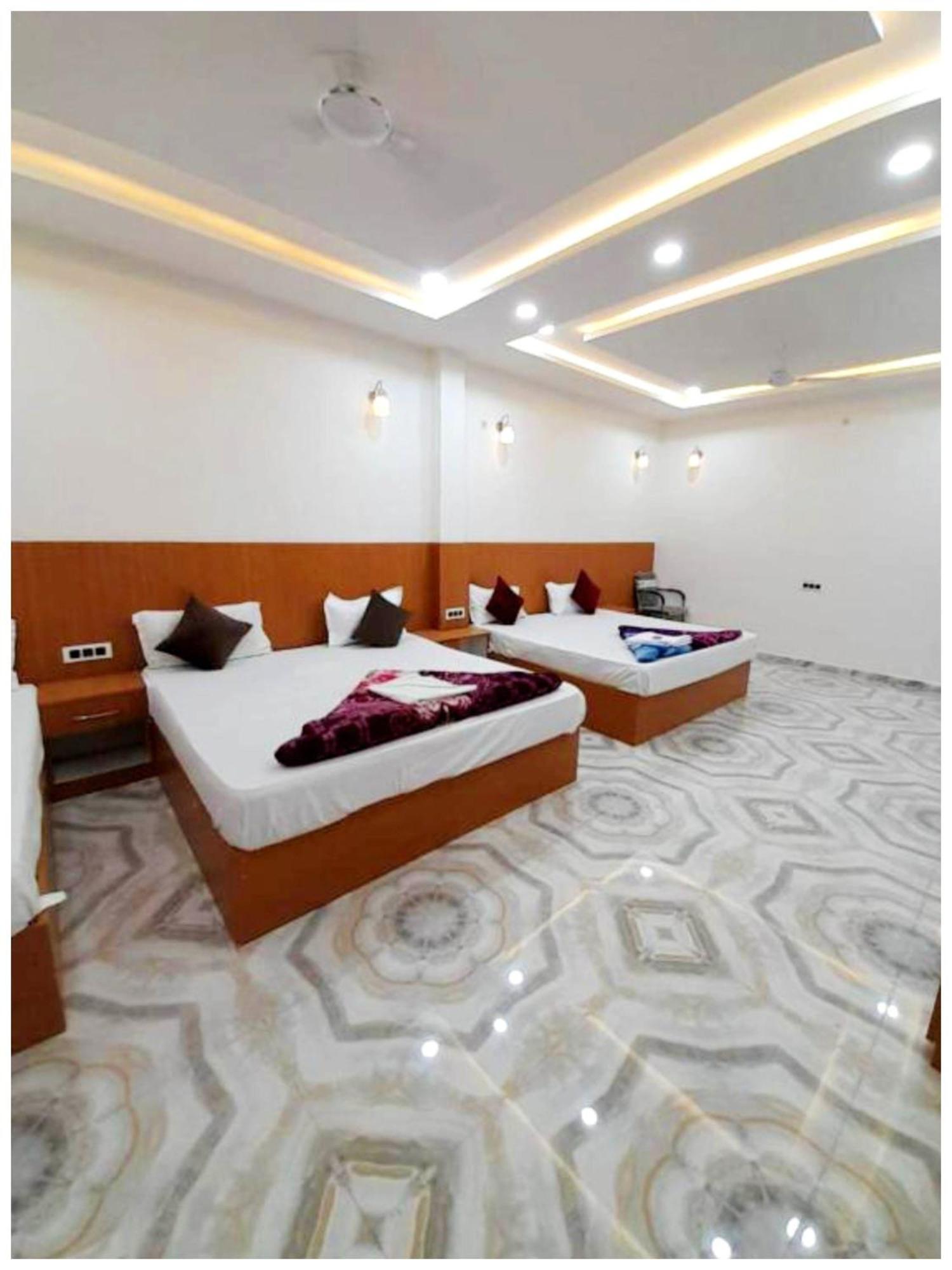 A Premium Nirmala Palace Near Shri Ram Janmabhoomi And Hanuman Garhi - Railway Station - Restaurant & Parking Facilities - Prime Location With Luxury And Spacious - Book Now Ayodhya