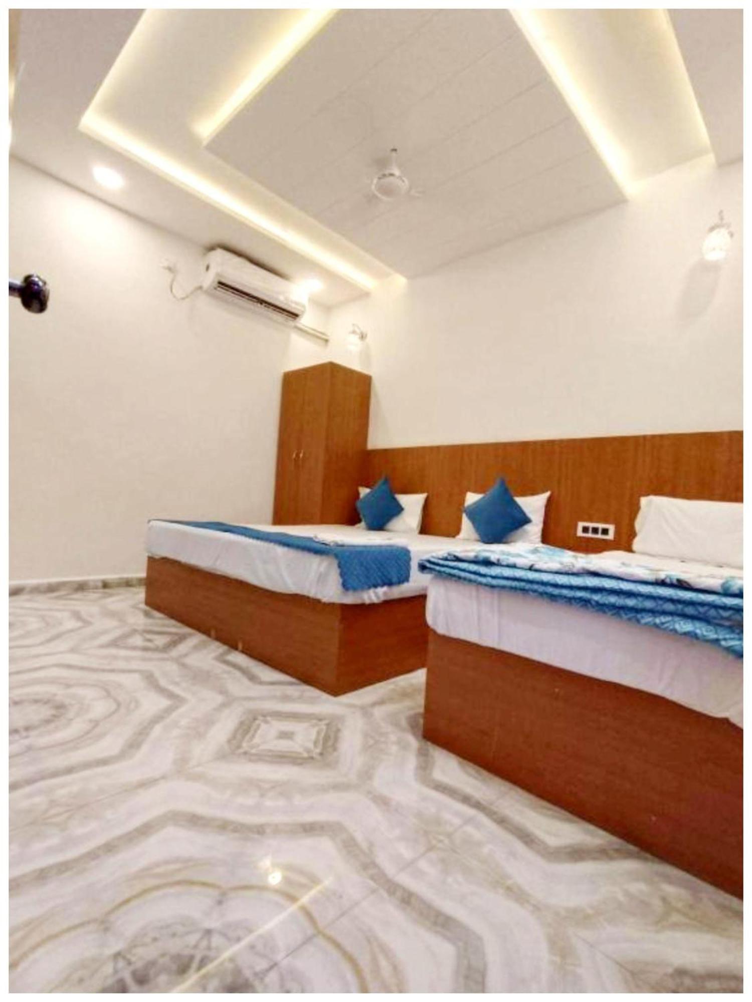 Hotel A Premium Nirmala Palace Near Shri Ram Janmabhoomi And Hanuman Garhi - Railway Station - Restaurant & Parking Facilities - Prime Location With Luxury And Spacious - Book Now