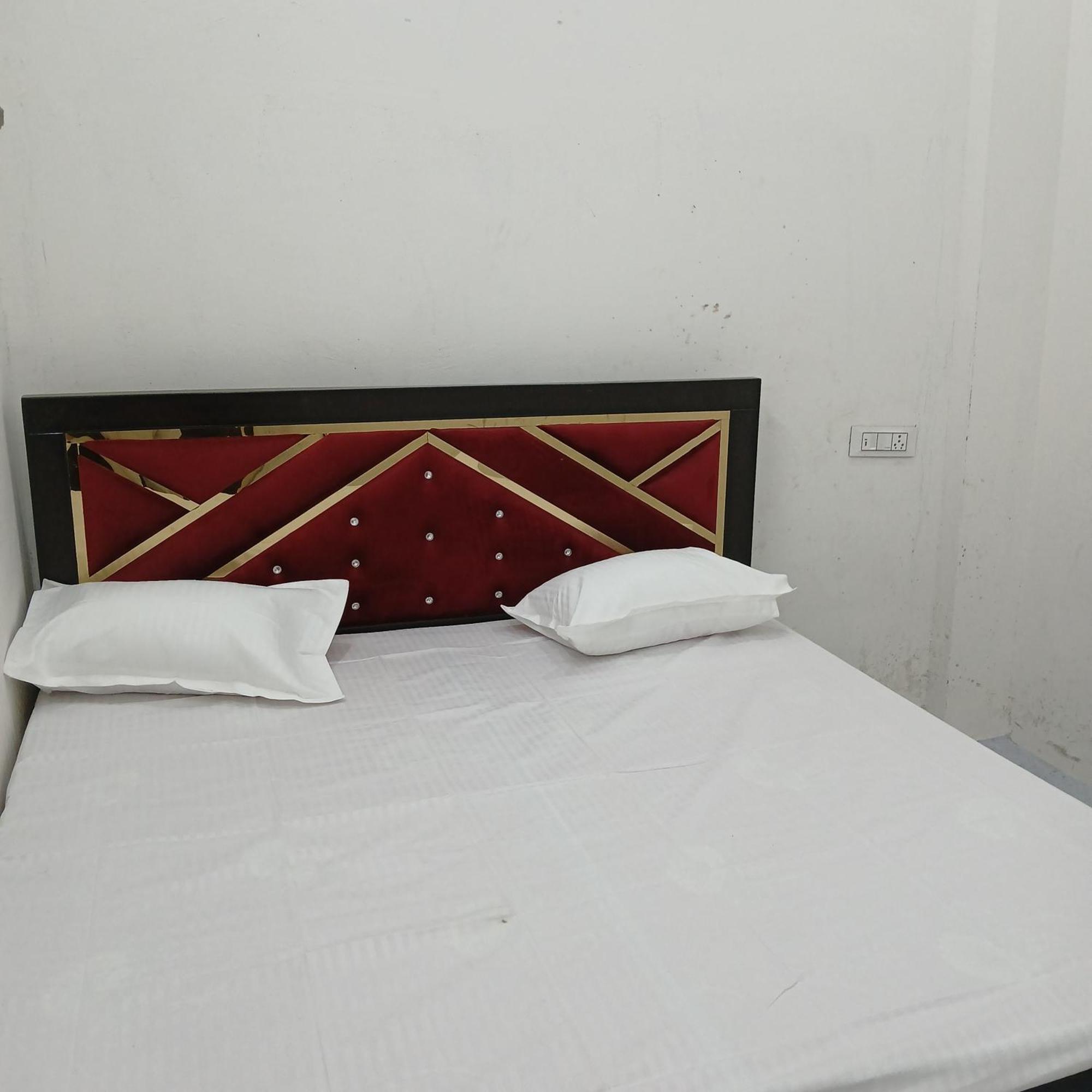 Hotel Awadh Biharee Ayodhya