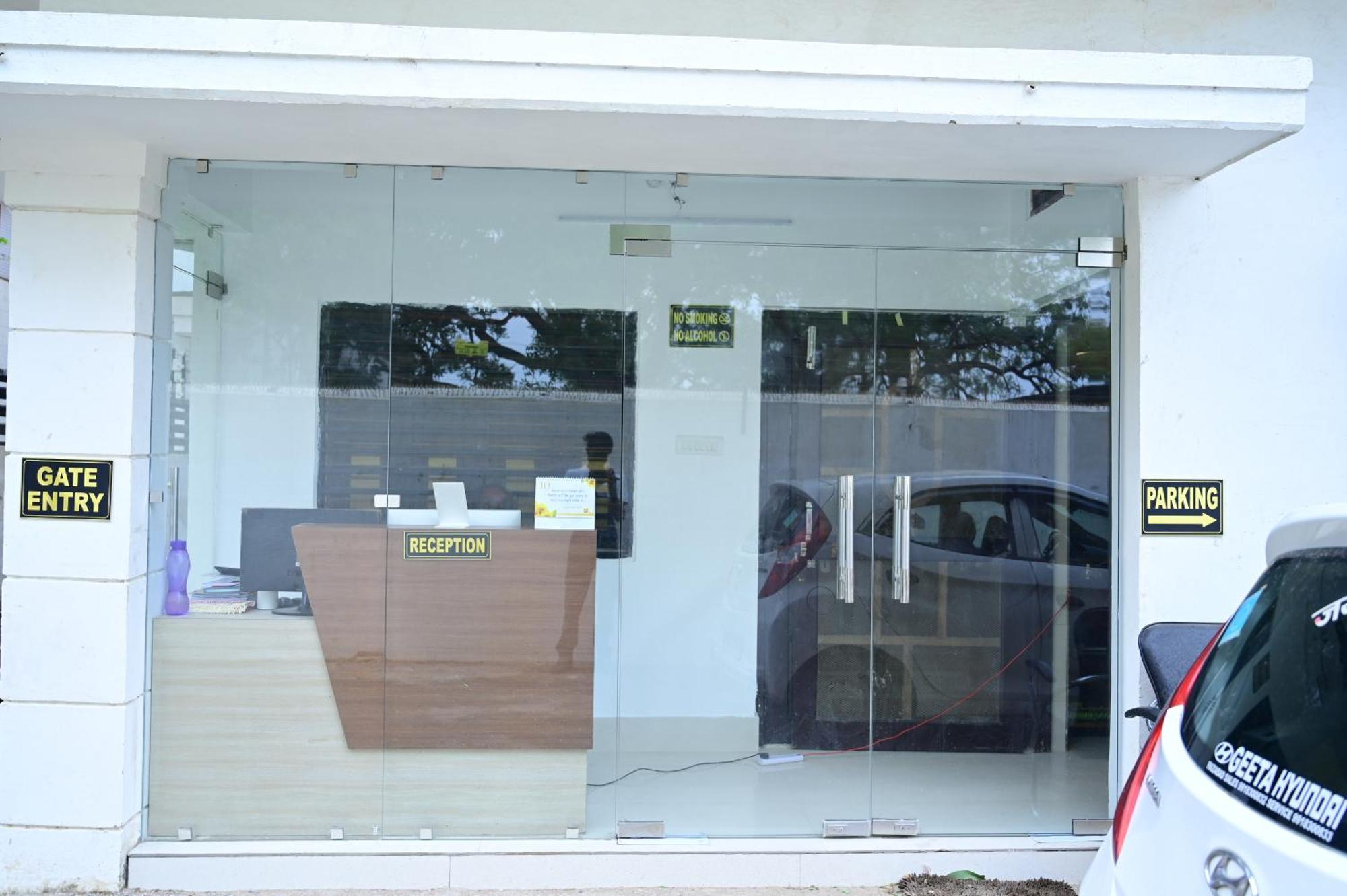 Guest house Shri Ram Lalla International *