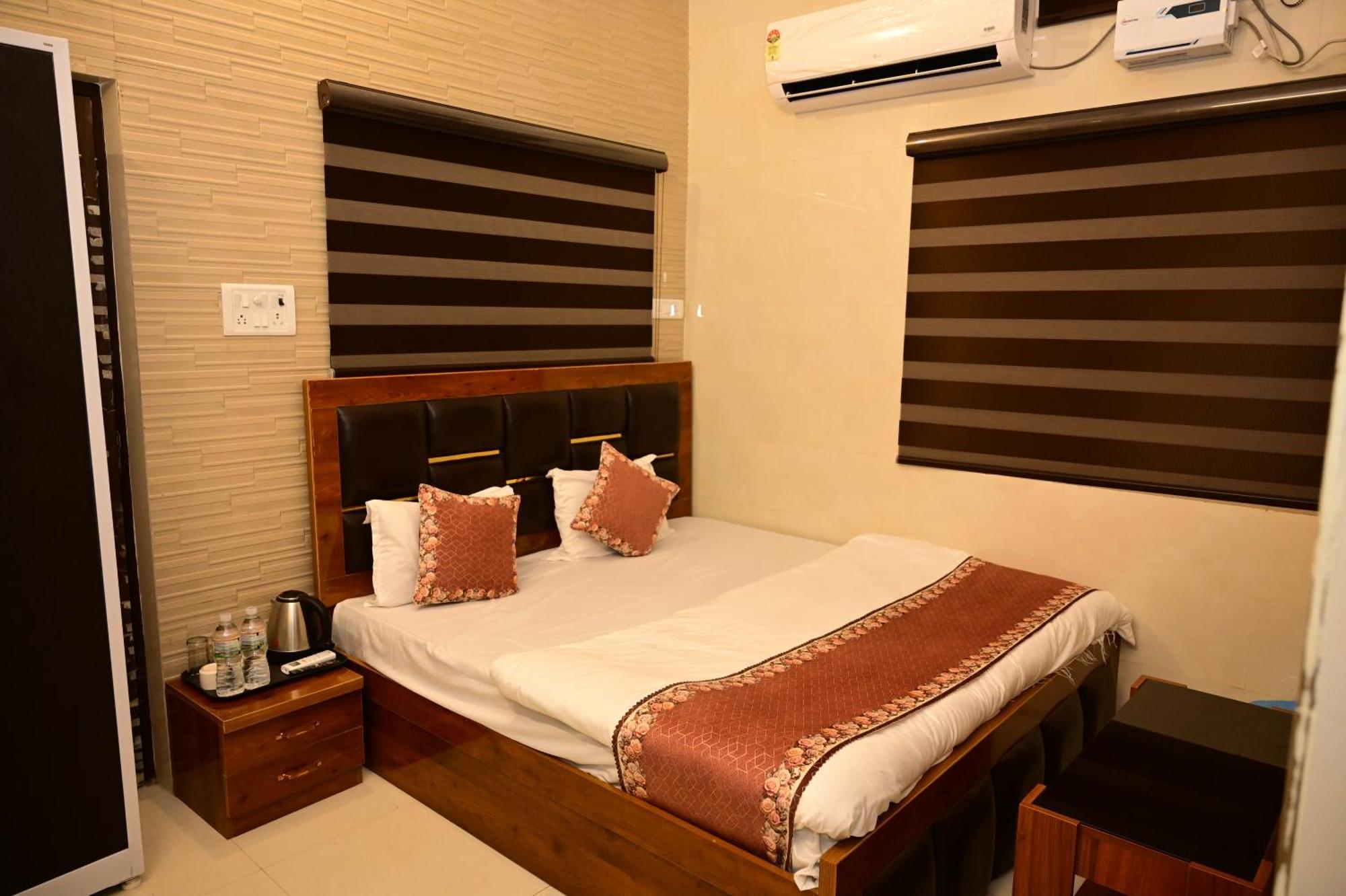 Shri Ram Lalla International Guest house *