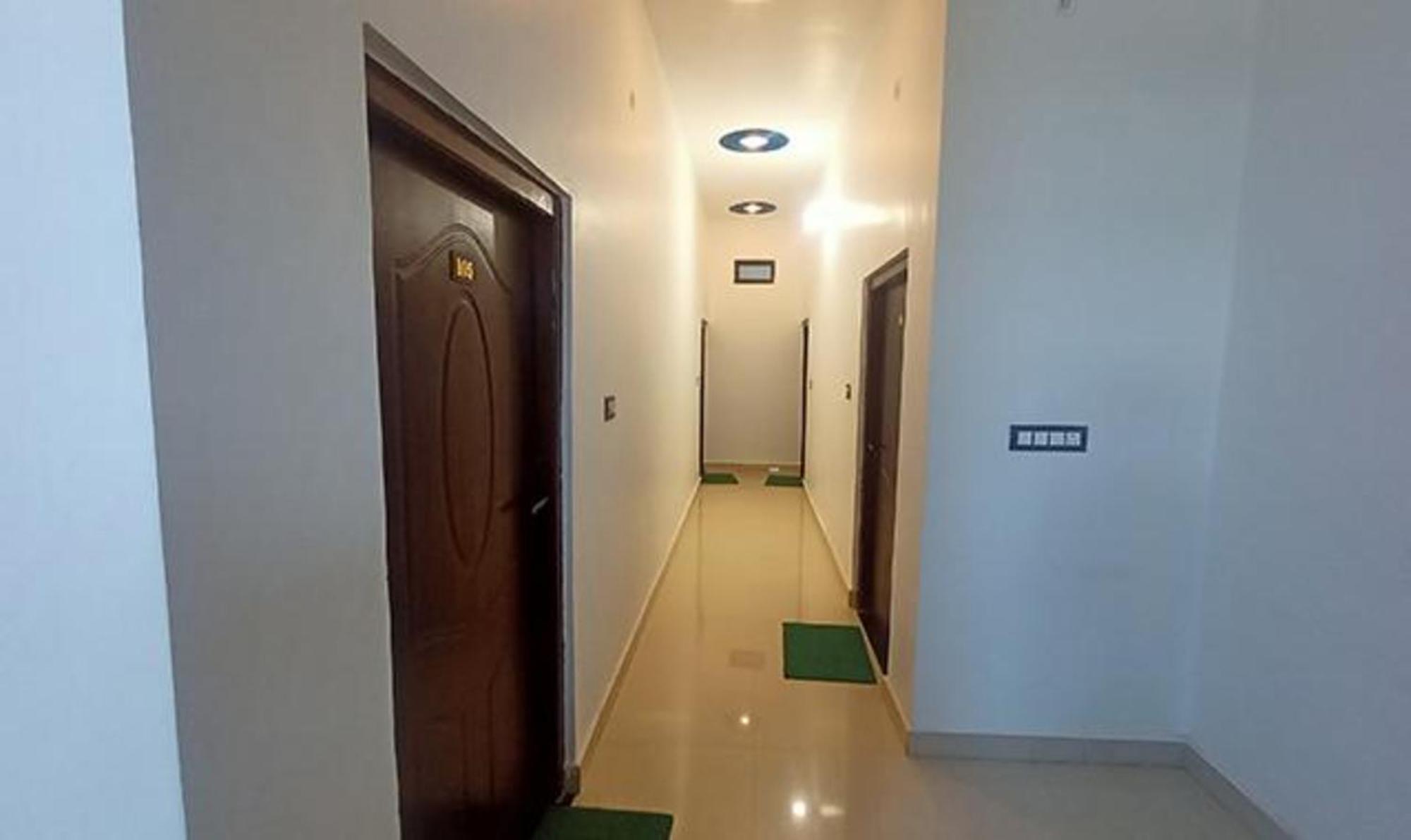 Guest house Fabexpress Awadh Royal *