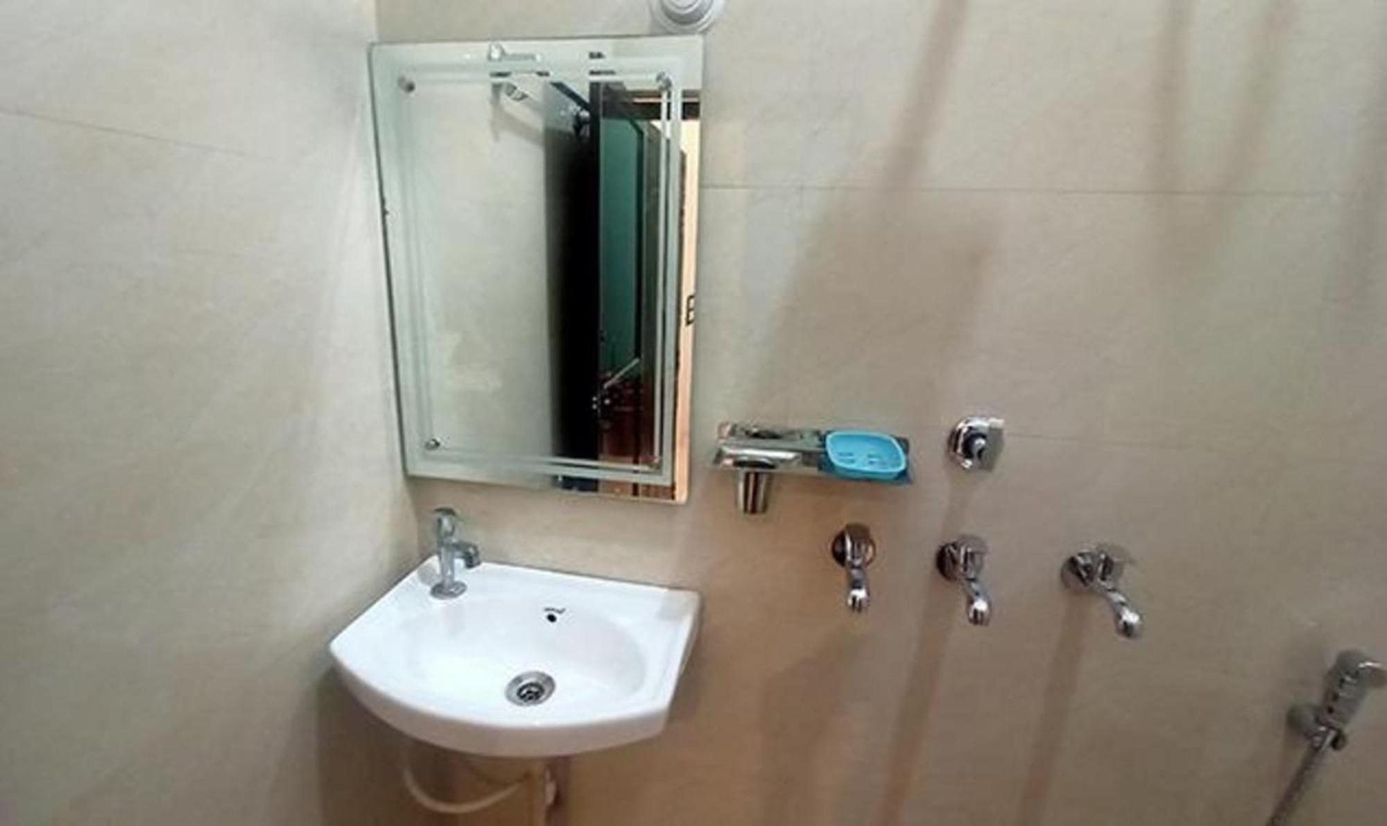 Guest house Fabexpress Awadh Royal