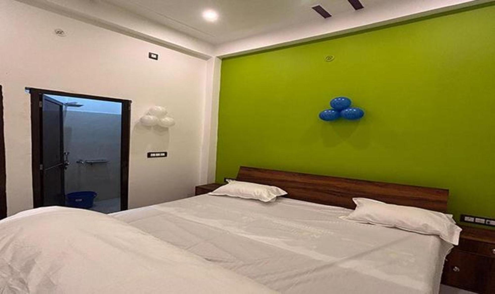 Fabexpress Awadh Royal Guest house