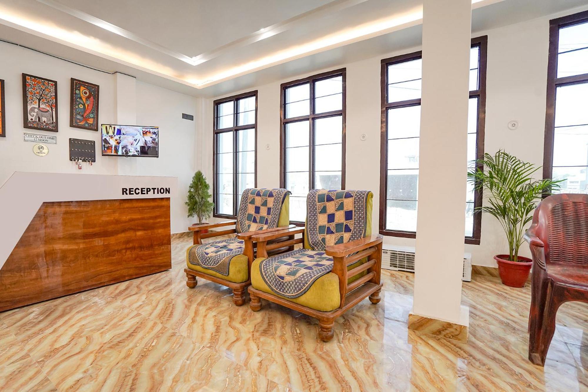 Hotel Fabhotel The Oak Tree Ayodhya