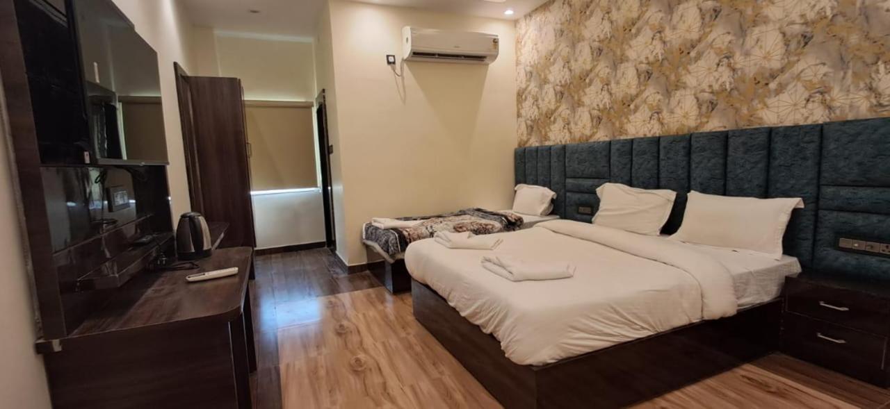 Madhuram Hotel