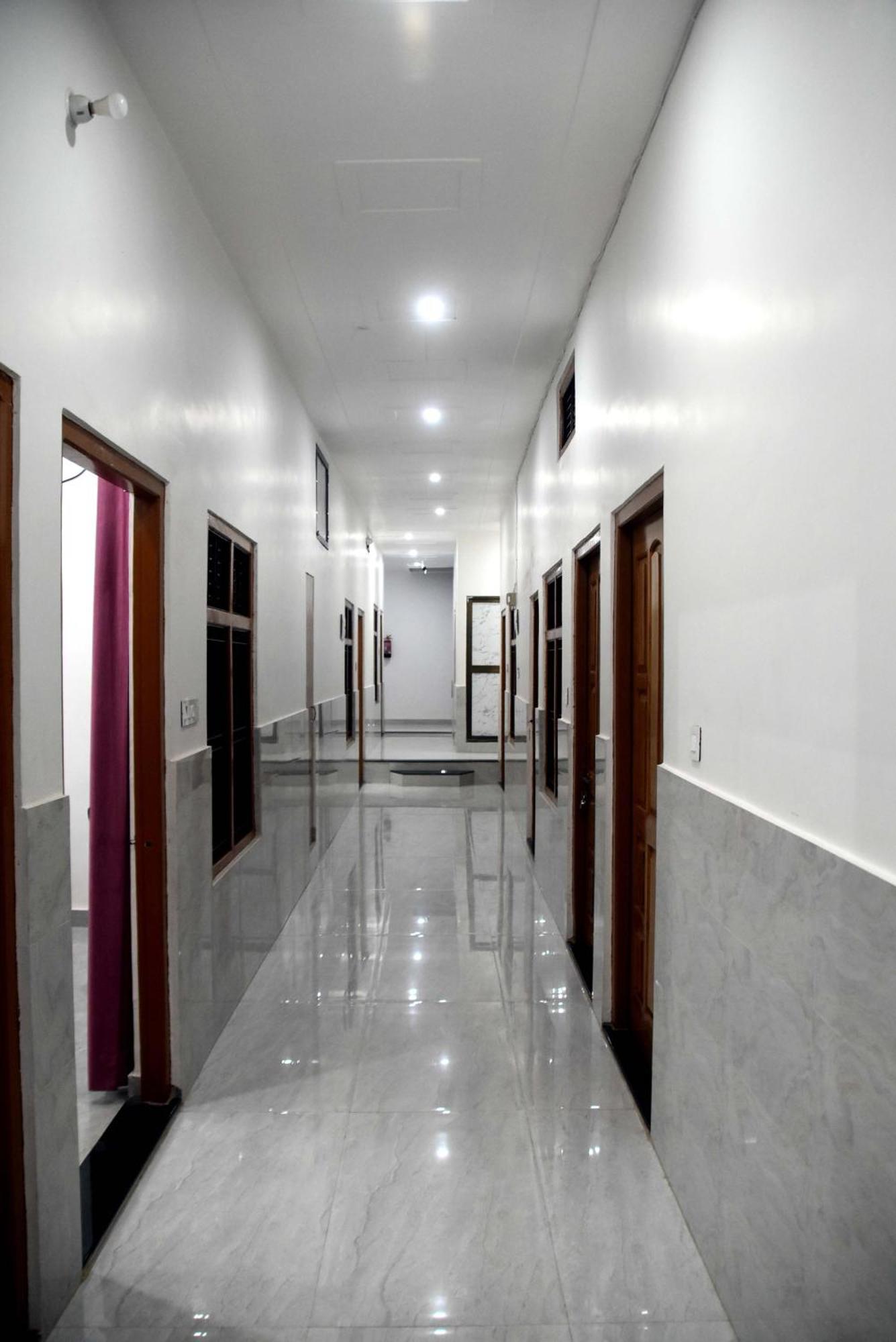 Hotel The Ashoka Palace